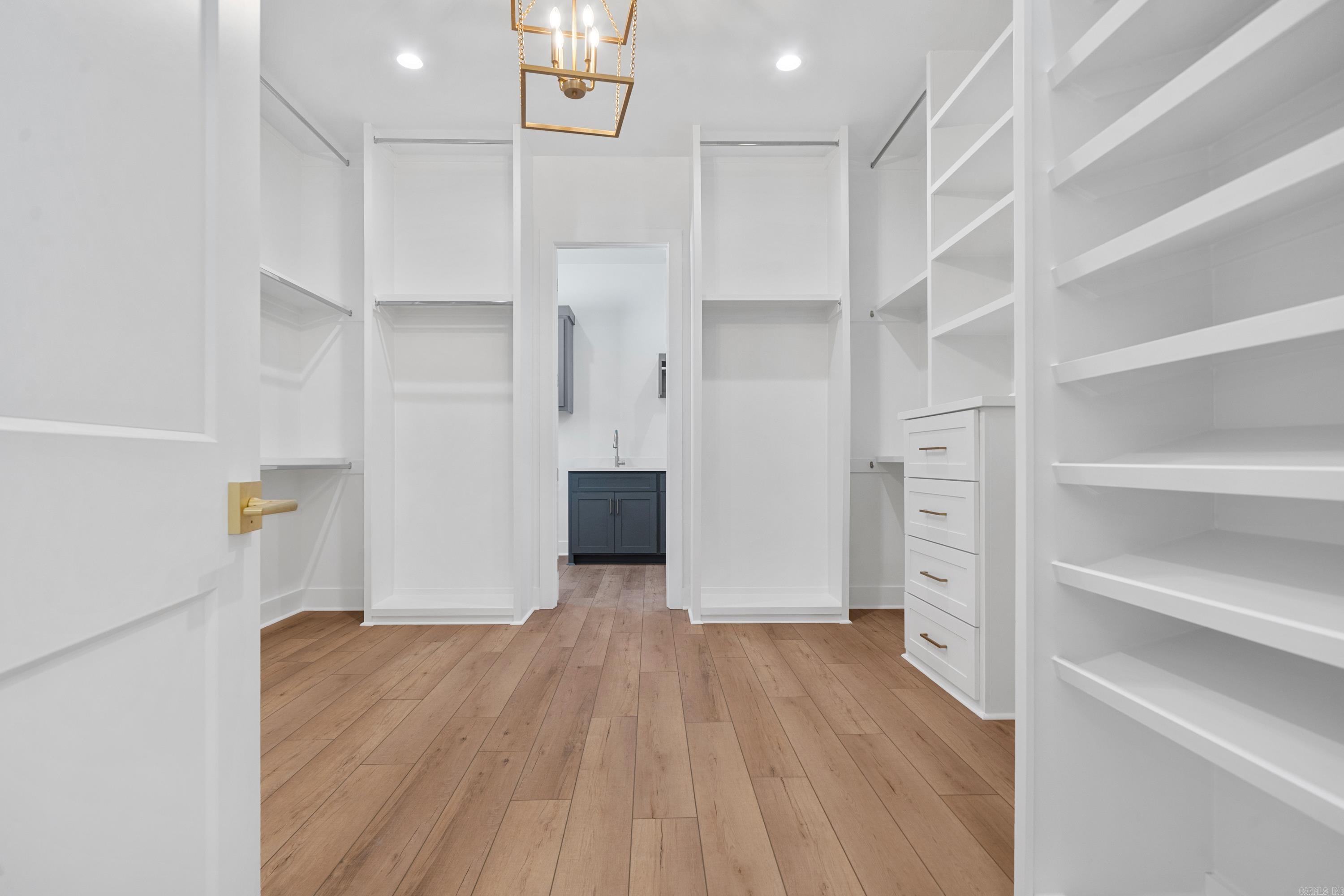 ARLINGTON PARK - Residential