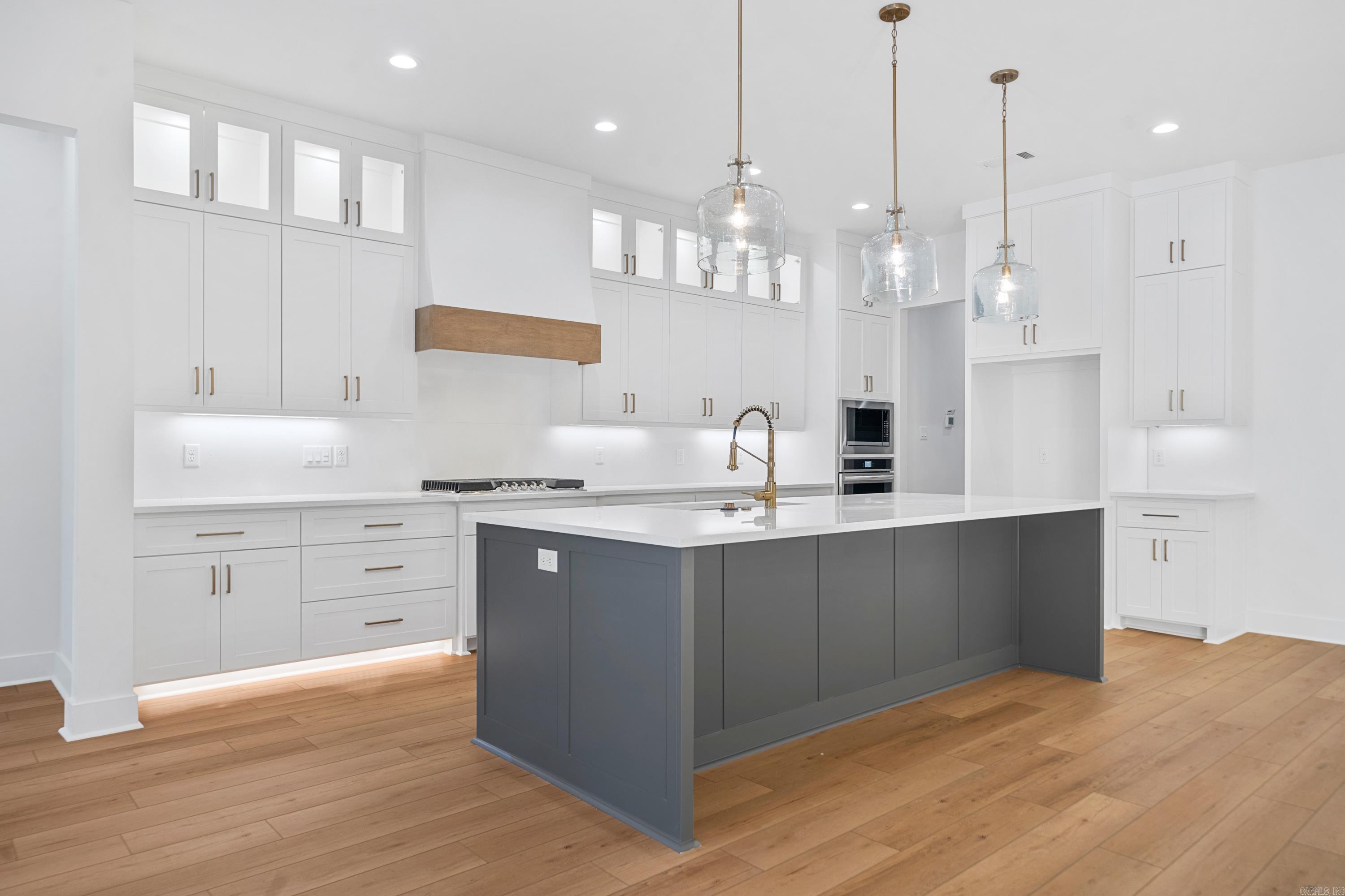 ARLINGTON PARK - Residential