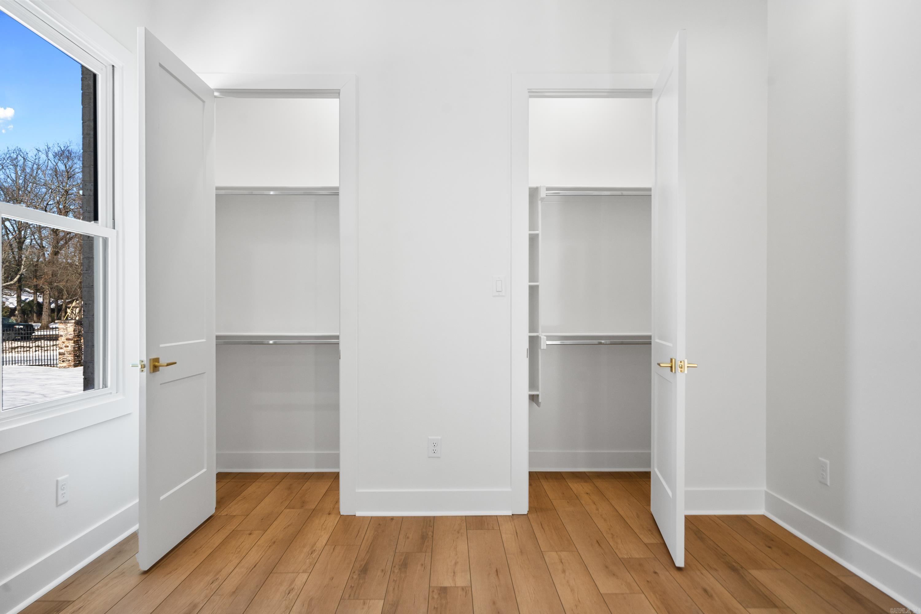 ARLINGTON PARK - Residential