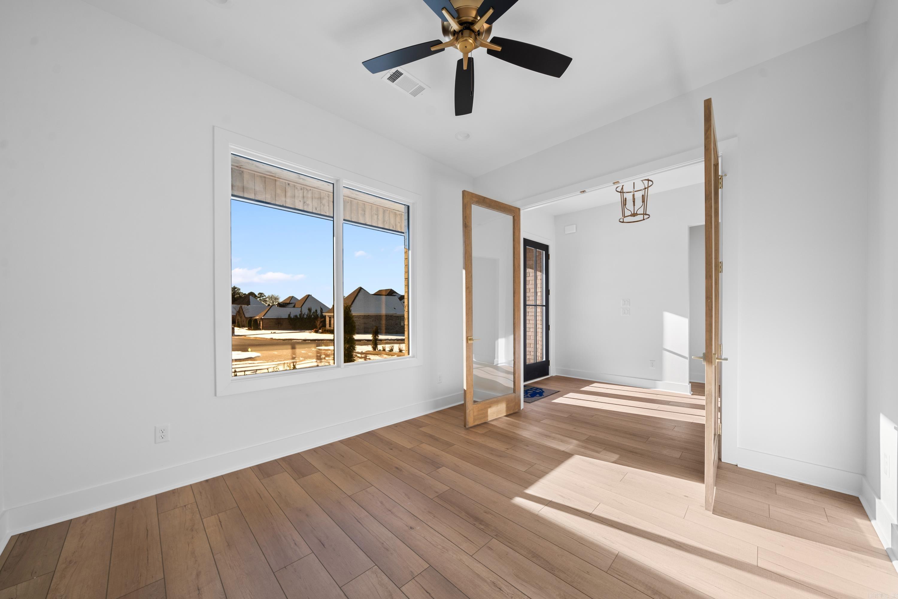ARLINGTON PARK - Residential
