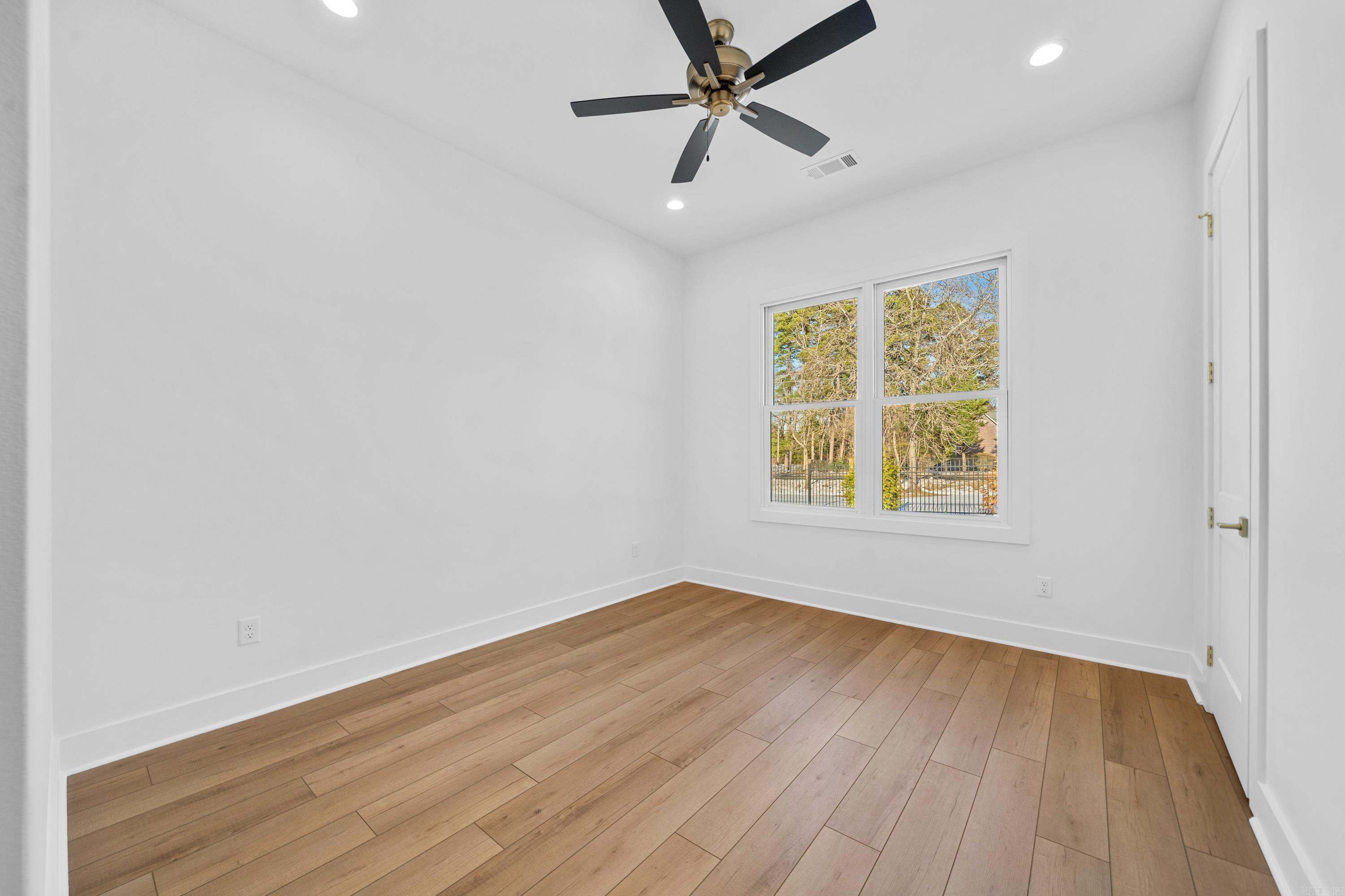 ARLINGTON PARK - Residential