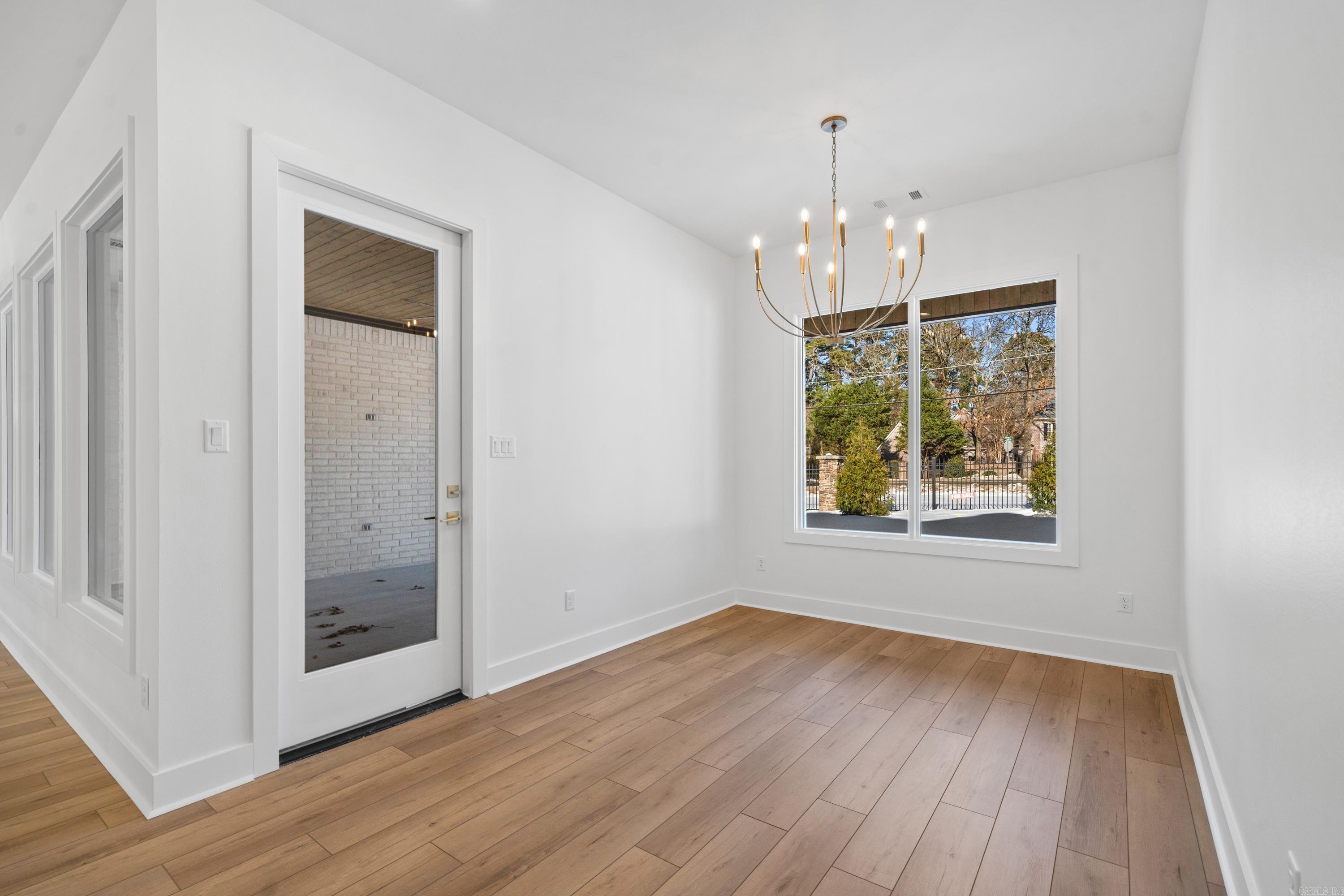 ARLINGTON PARK - Residential