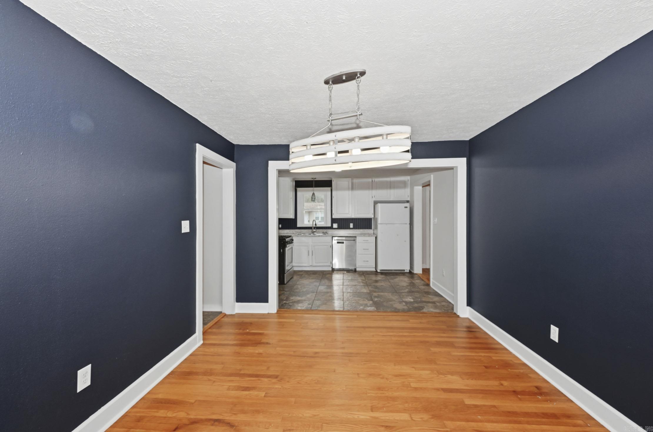 FOREST HILLS - Residential