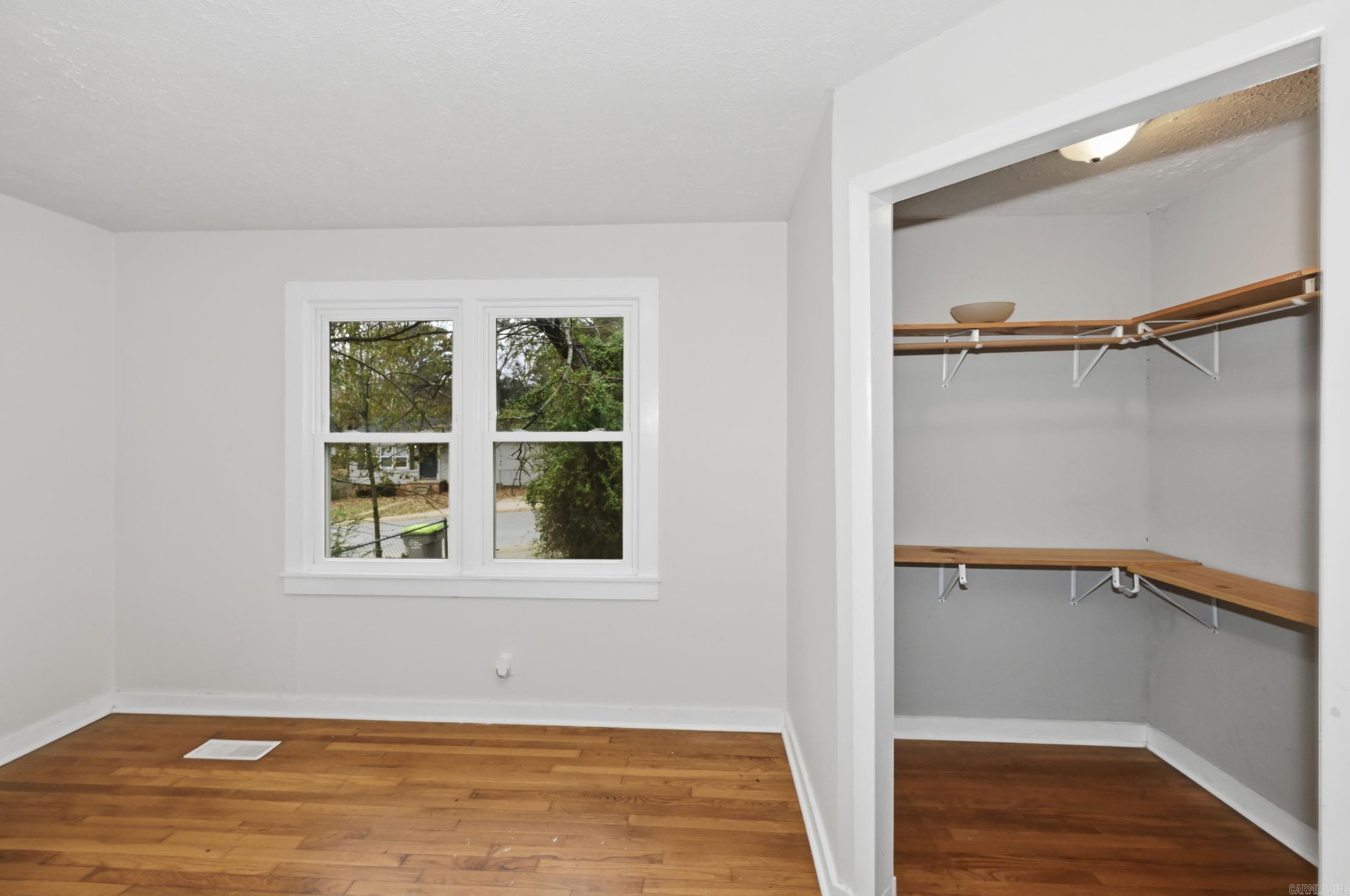 FOREST HILLS - Residential