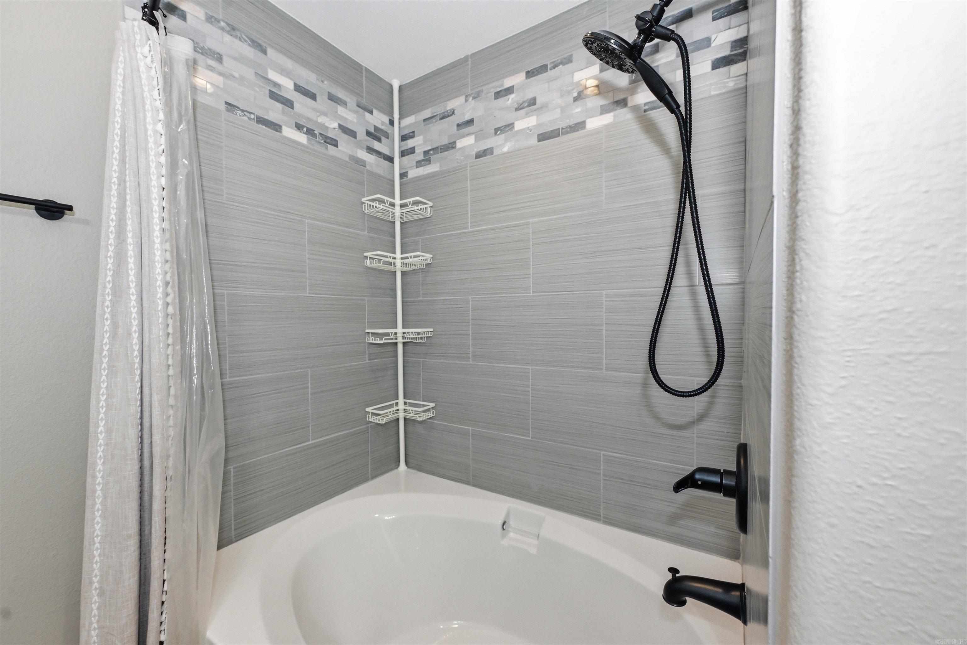 NORTH HAVEN - Residential