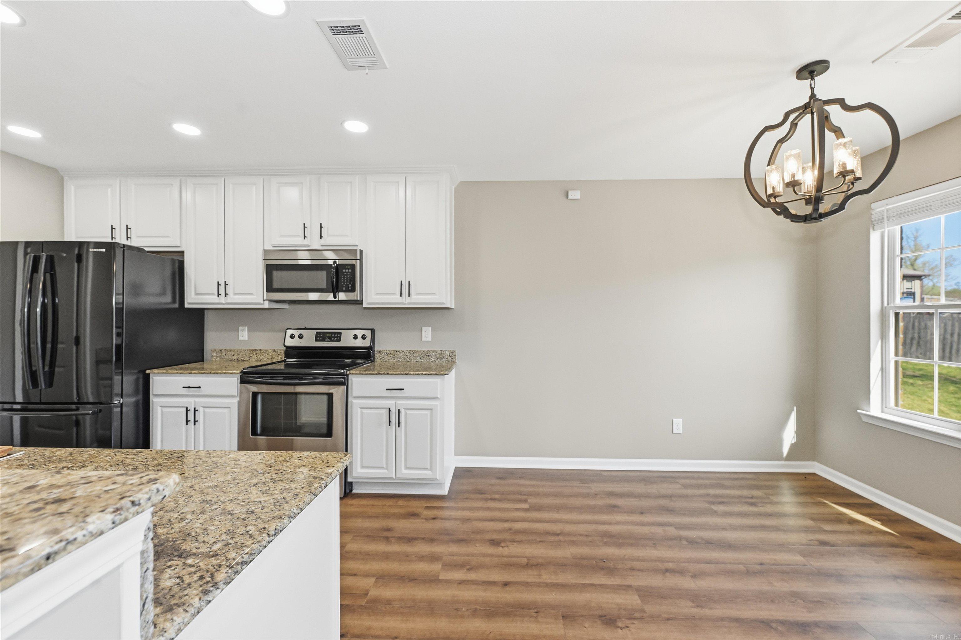 NORTH HAVEN - Residential