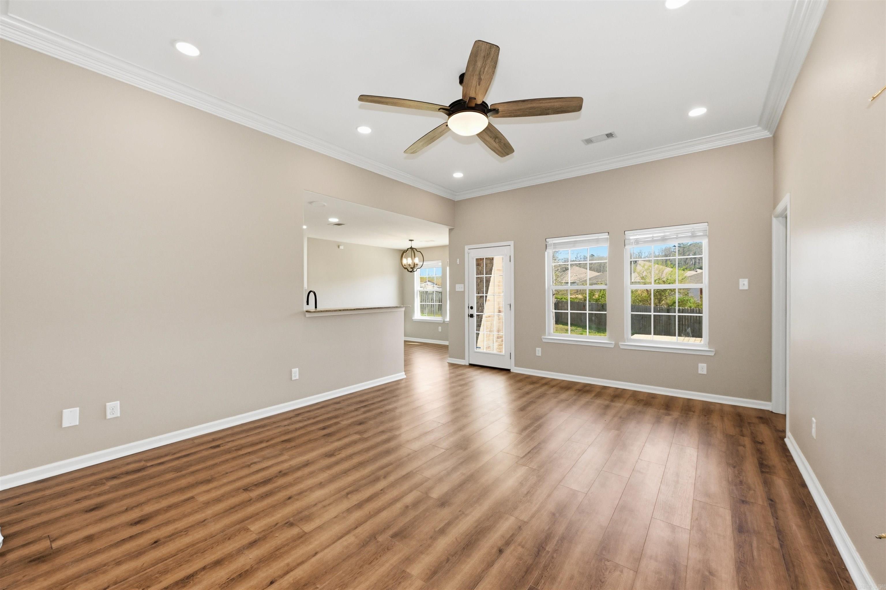 NORTH HAVEN - Residential