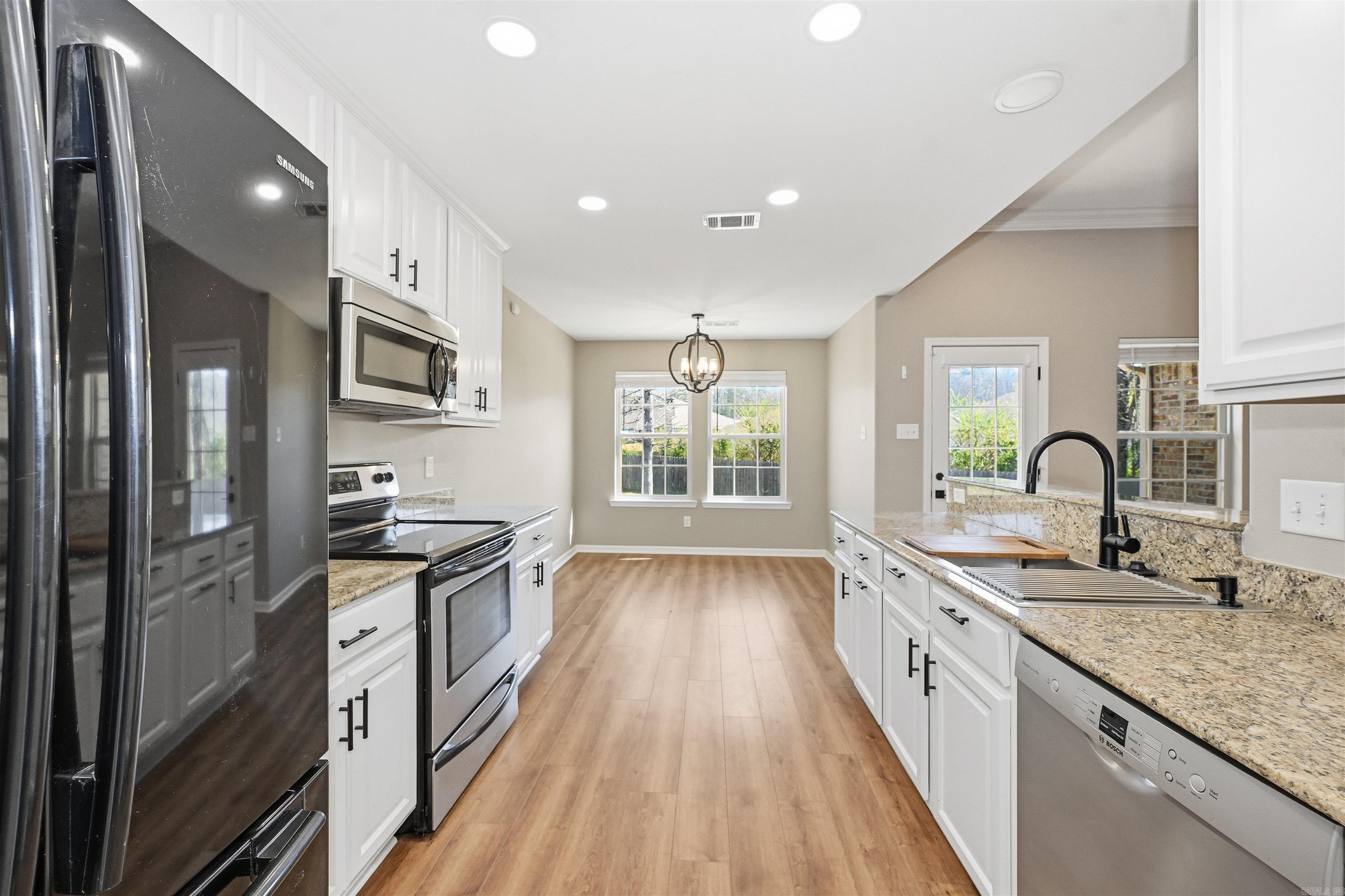 NORTH HAVEN - Residential