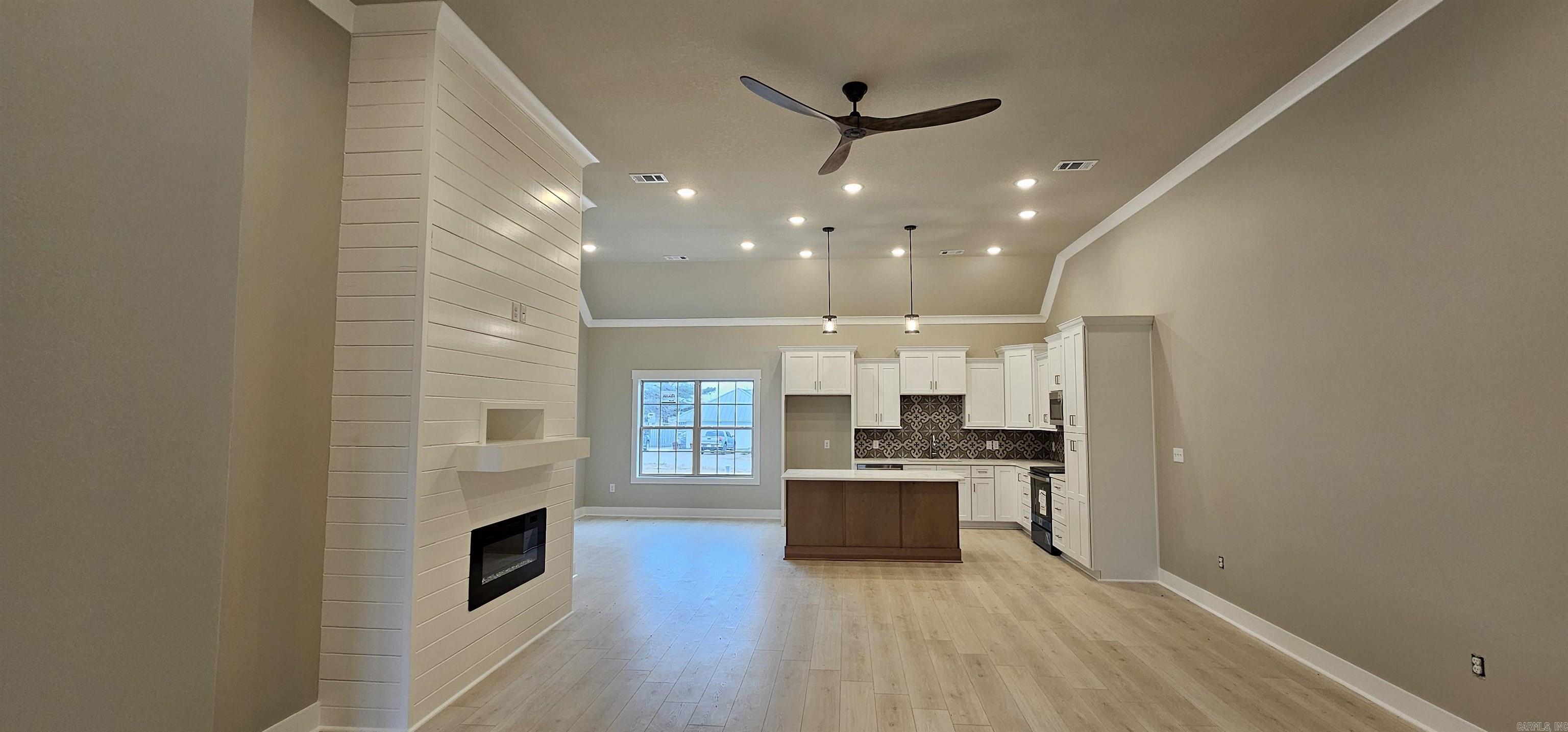 SIERRA HILLS - Residential