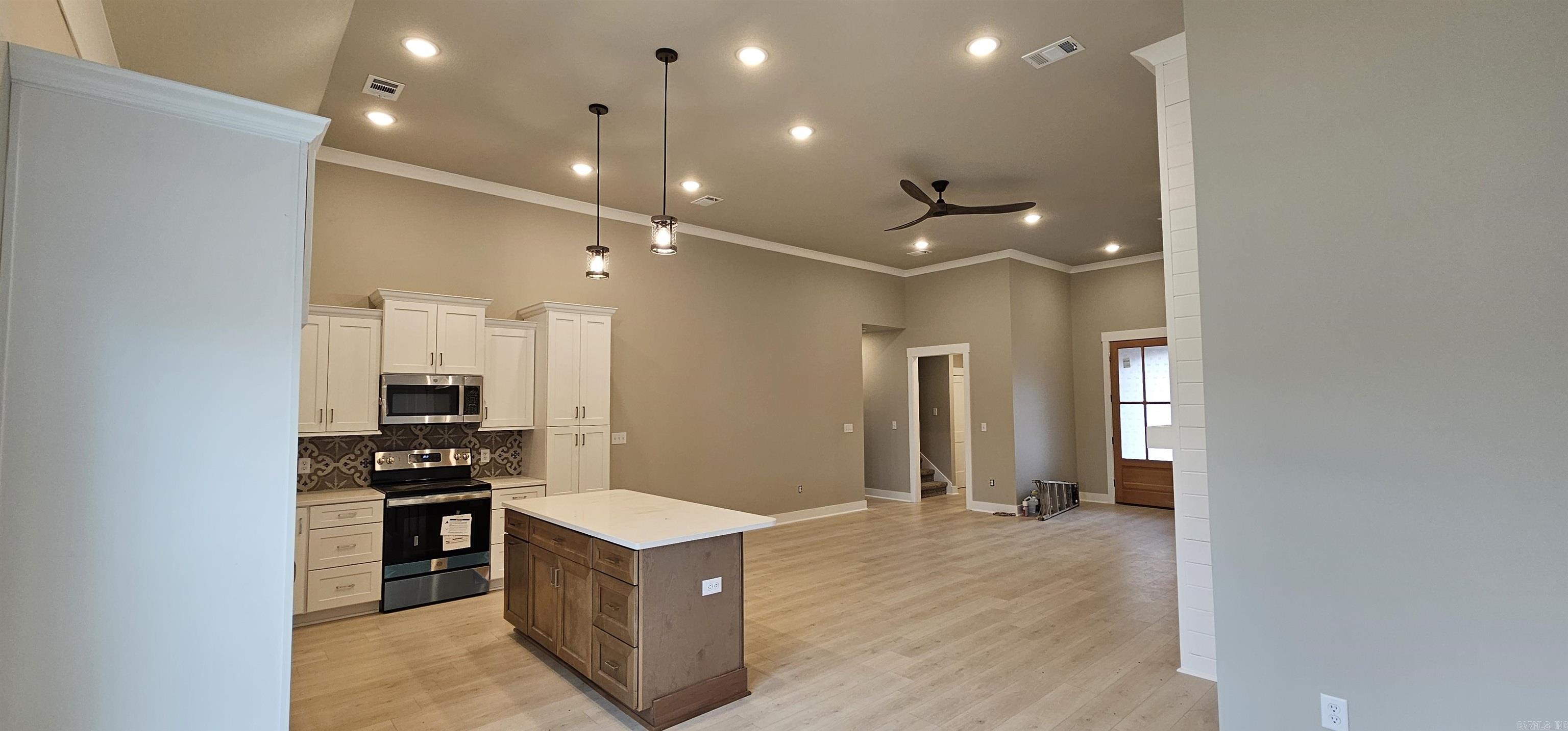 SIERRA HILLS - Residential
