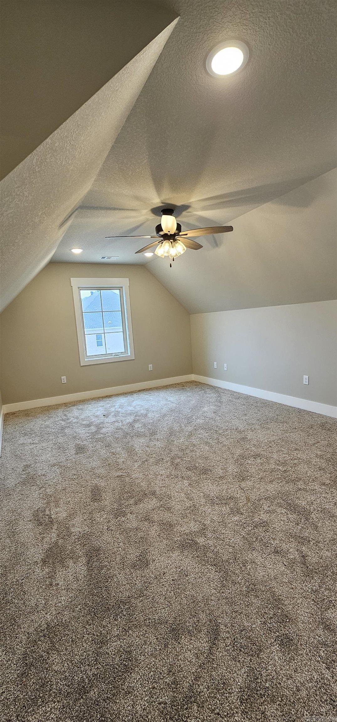 SIERRA HILLS - Residential