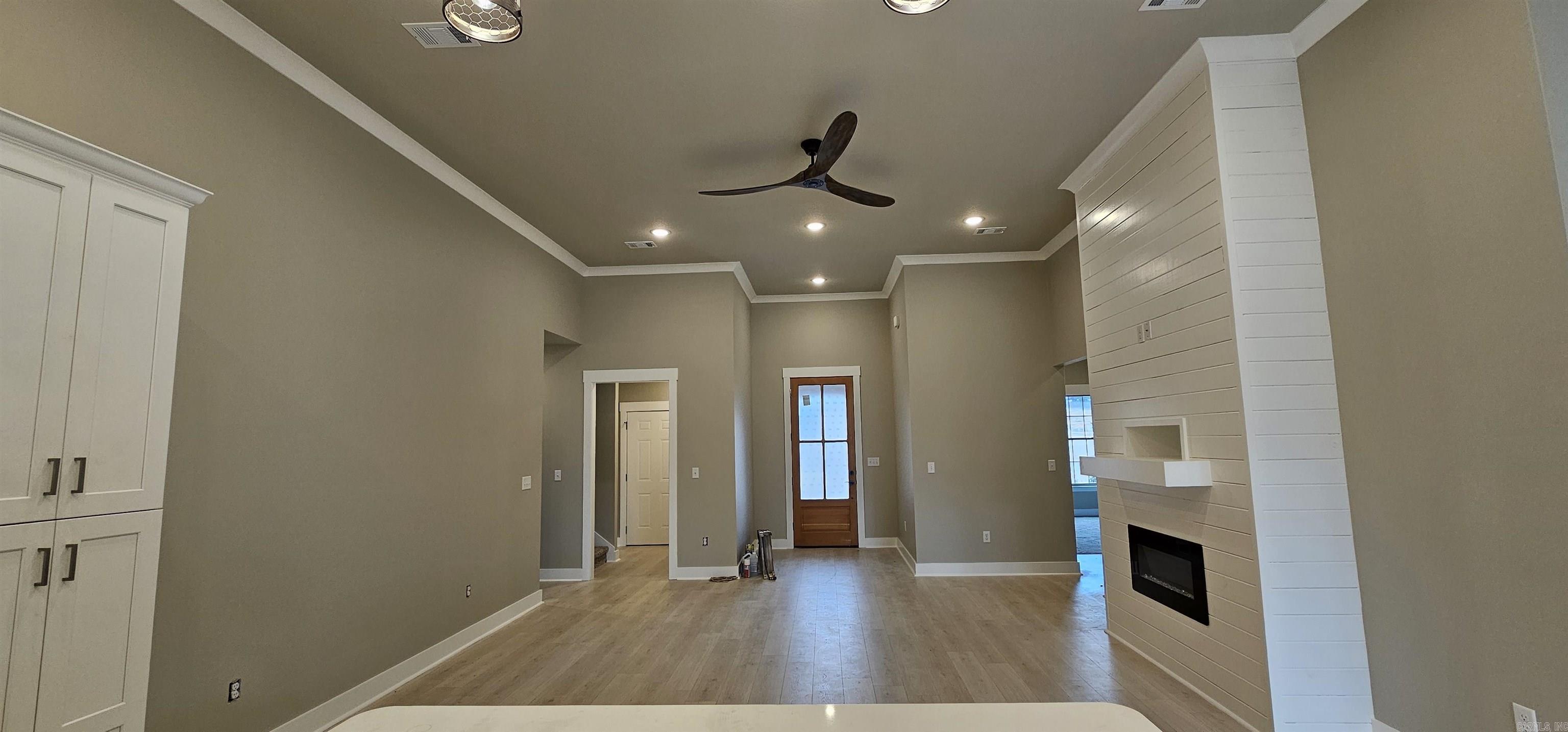 SIERRA HILLS - Residential