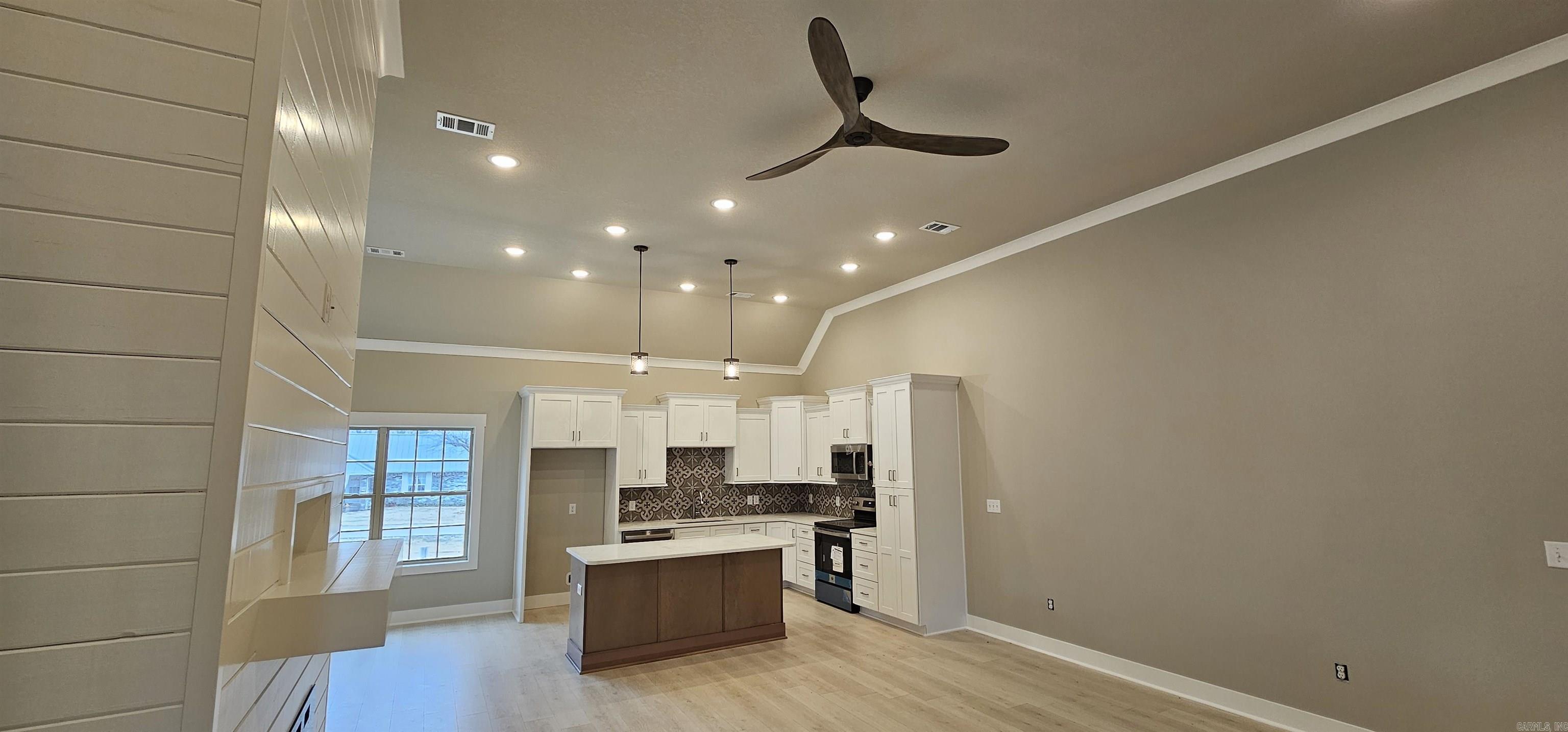 SIERRA HILLS - Residential
