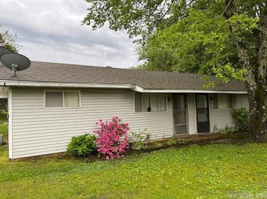 **Investor Opportunity in Quitman** This duplex offers great potential with two units, each featuring 2 bedrooms and 1 bathroom. Both units have durable tile flooring throughout. The exterior has an architectural roof and sits on a large lot. Schedule your showing today!