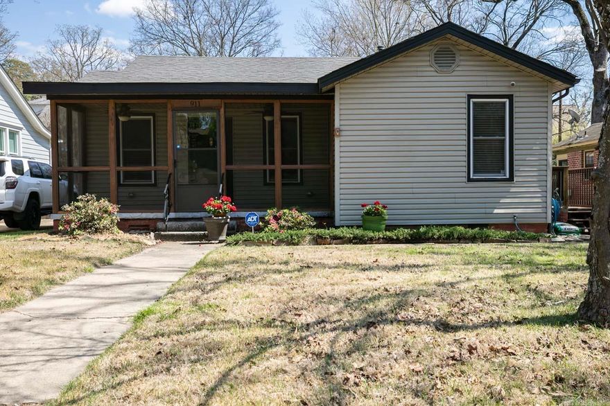 Cute Hillcrest Bungalow! 3 bed, 2 bath, one level home wih screened in front porch. Refurbished hardwood floors, new paint throughout, kitchen has plenty of cabinets and countertop space! Formal dining room with wet bar. Spacious bedrooms and laundry room. New roof in 2019. New 10X20 shop with plenty of electrical outlets throughout! Privacy fence installed with zoysia grass installed in 2022. Nice neighbors and quick access to shopping, restaurants and freeway. Come see this charming home and make it your own!!!!!