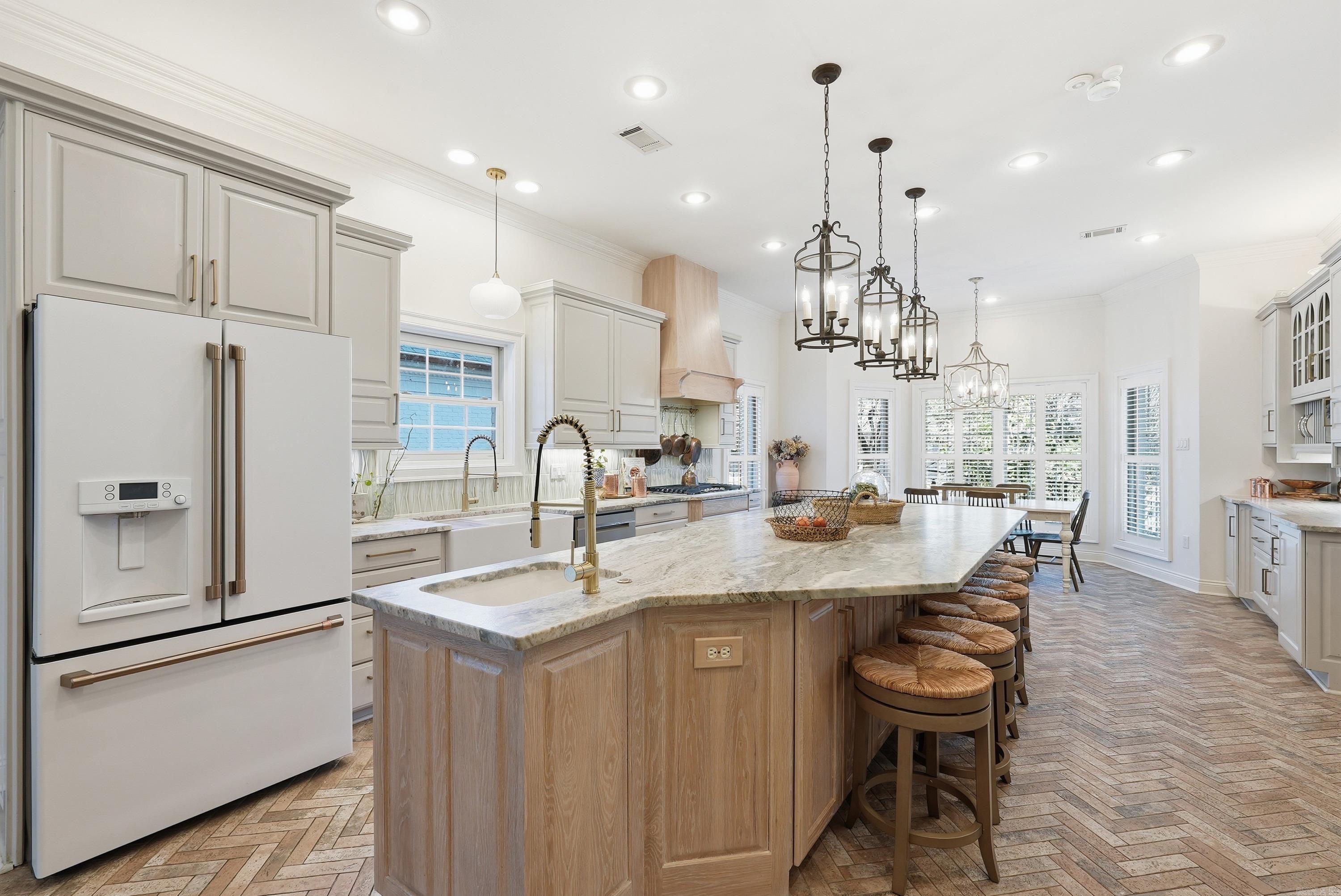 SAVANNAH PARK - Residential