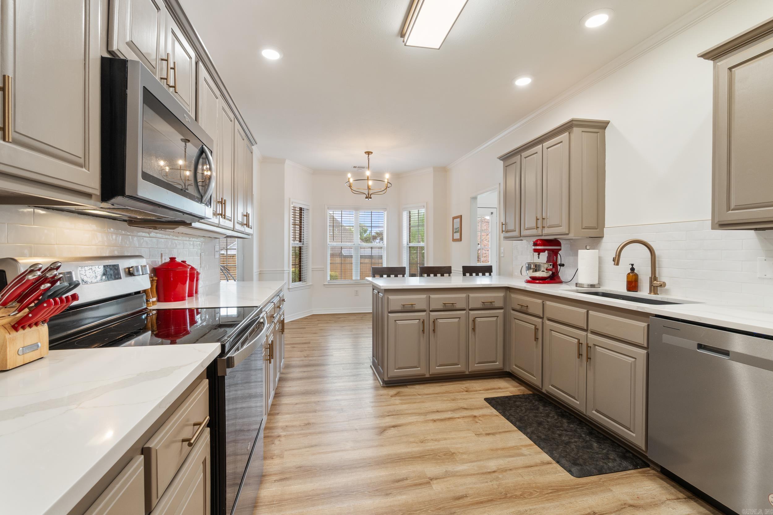 BELVEDERE COURT - Residential