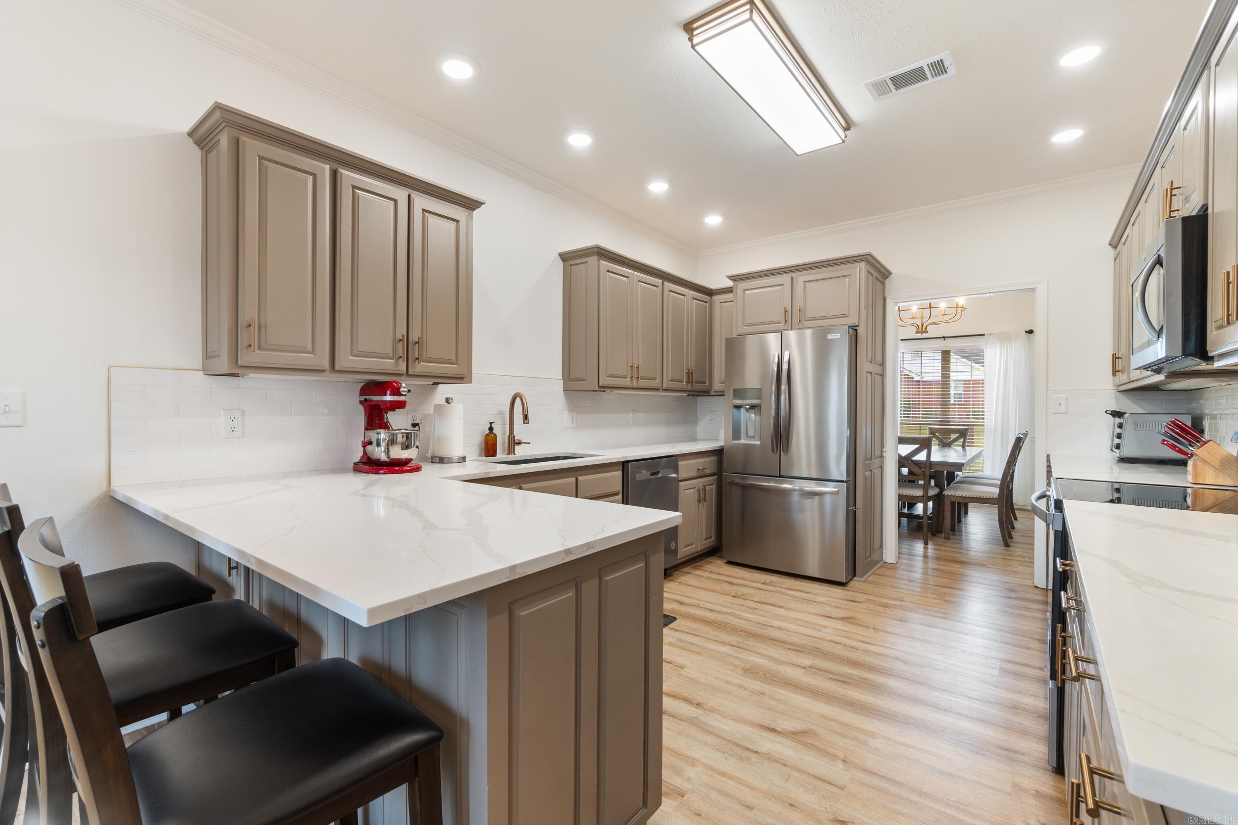 BELVEDERE COURT - Residential