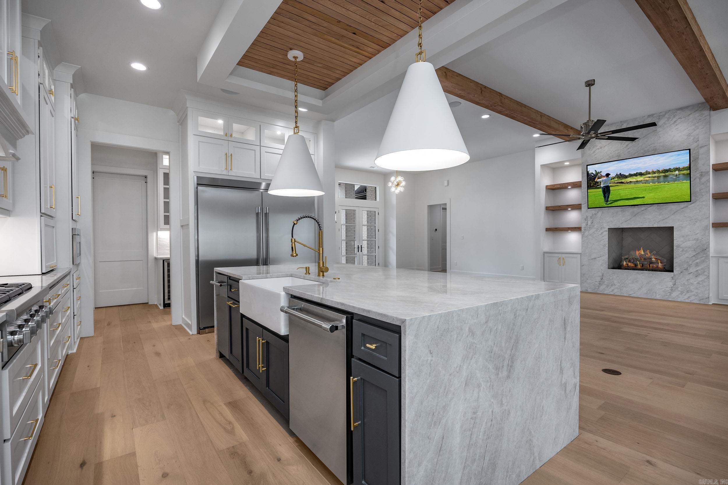 CHENAL VALLEY "MIRAMONT CIRCLE" - Residential