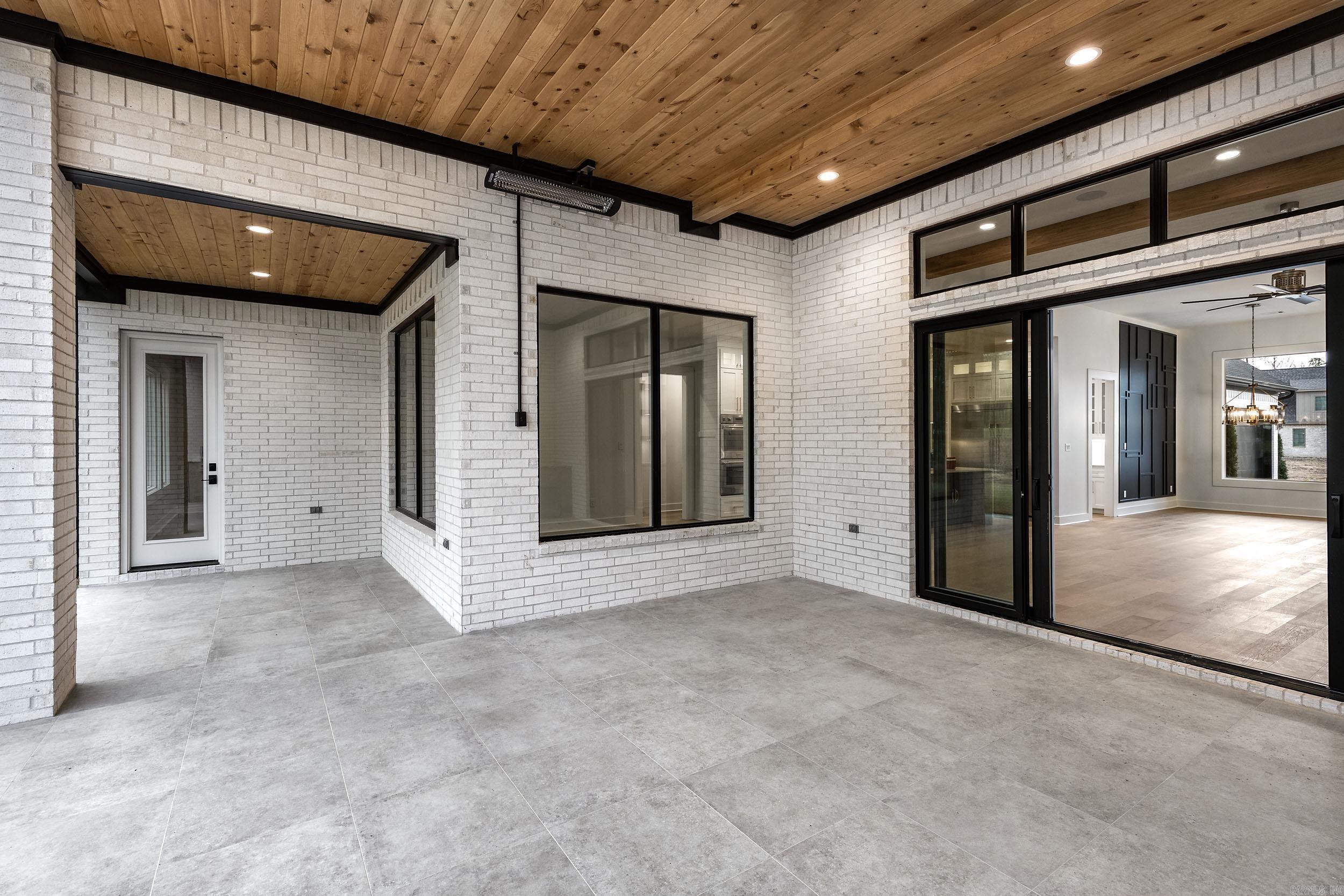 CHENAL VALLEY "MIRAMONT CIRCLE" - Residential