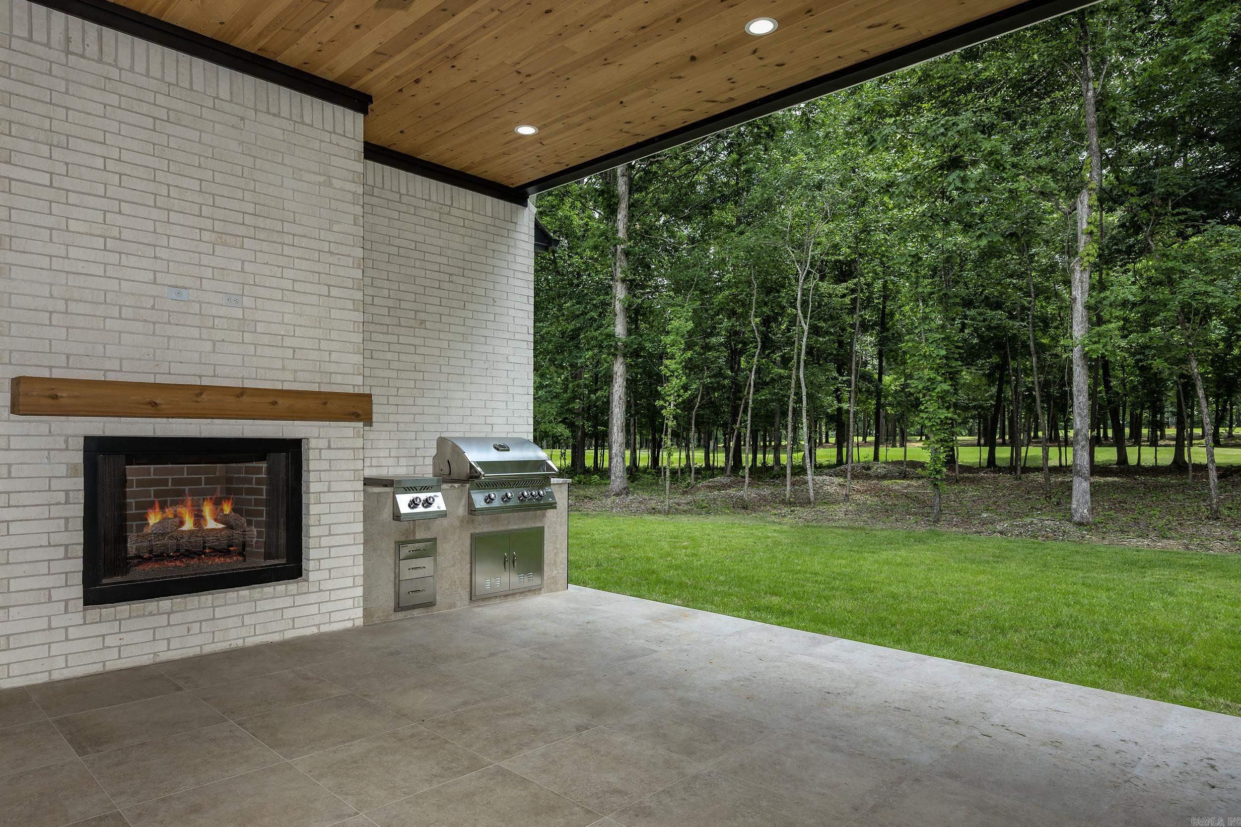 CHENAL VALLEY "MIRAMONT CIRCLE" - Residential
