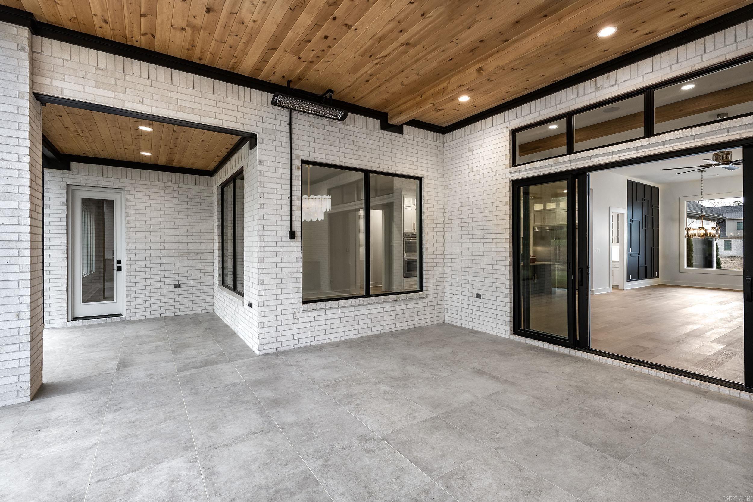 CHENAL VALLEY "MIRAMONT CIRCLE" - Residential