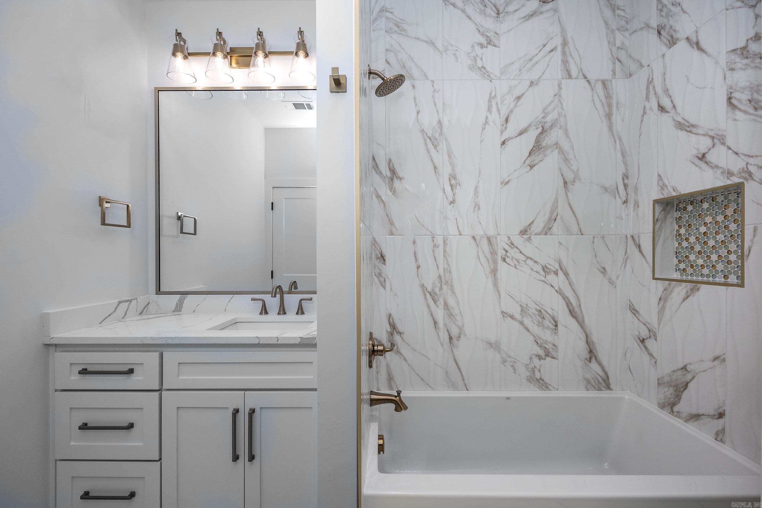 CHENAL VALLEY "MIRAMONT CIRCLE" - Residential