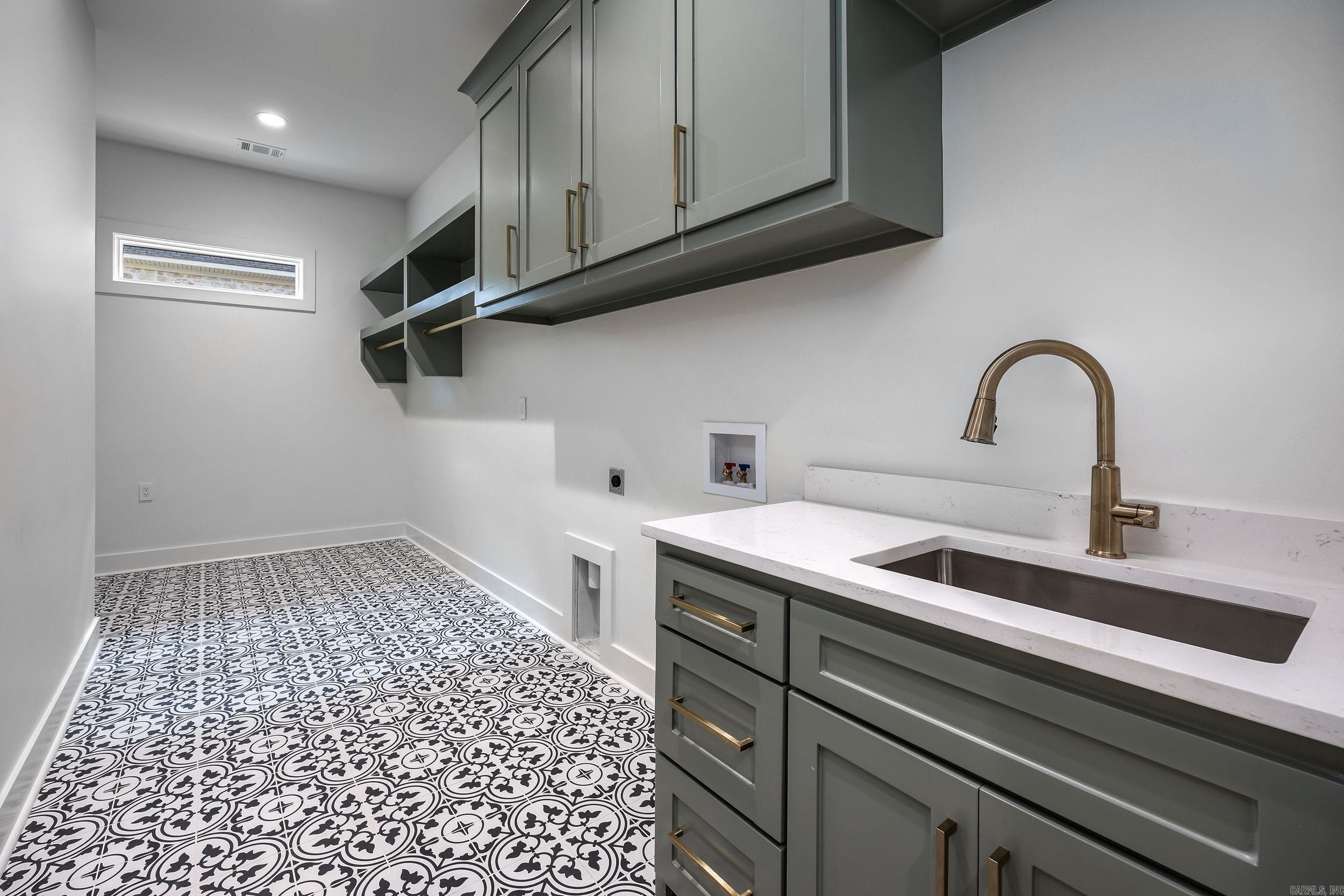 CHENAL VALLEY "MIRAMONT CIRCLE" - Residential