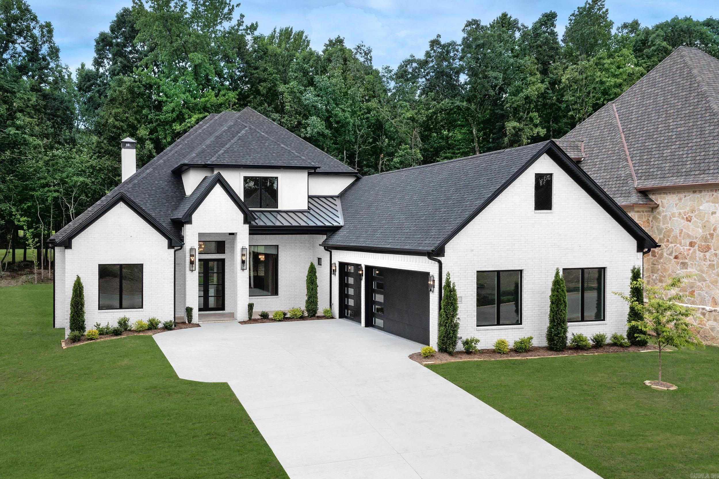 CHENAL VALLEY "MIRAMONT CIRCLE" - Residential