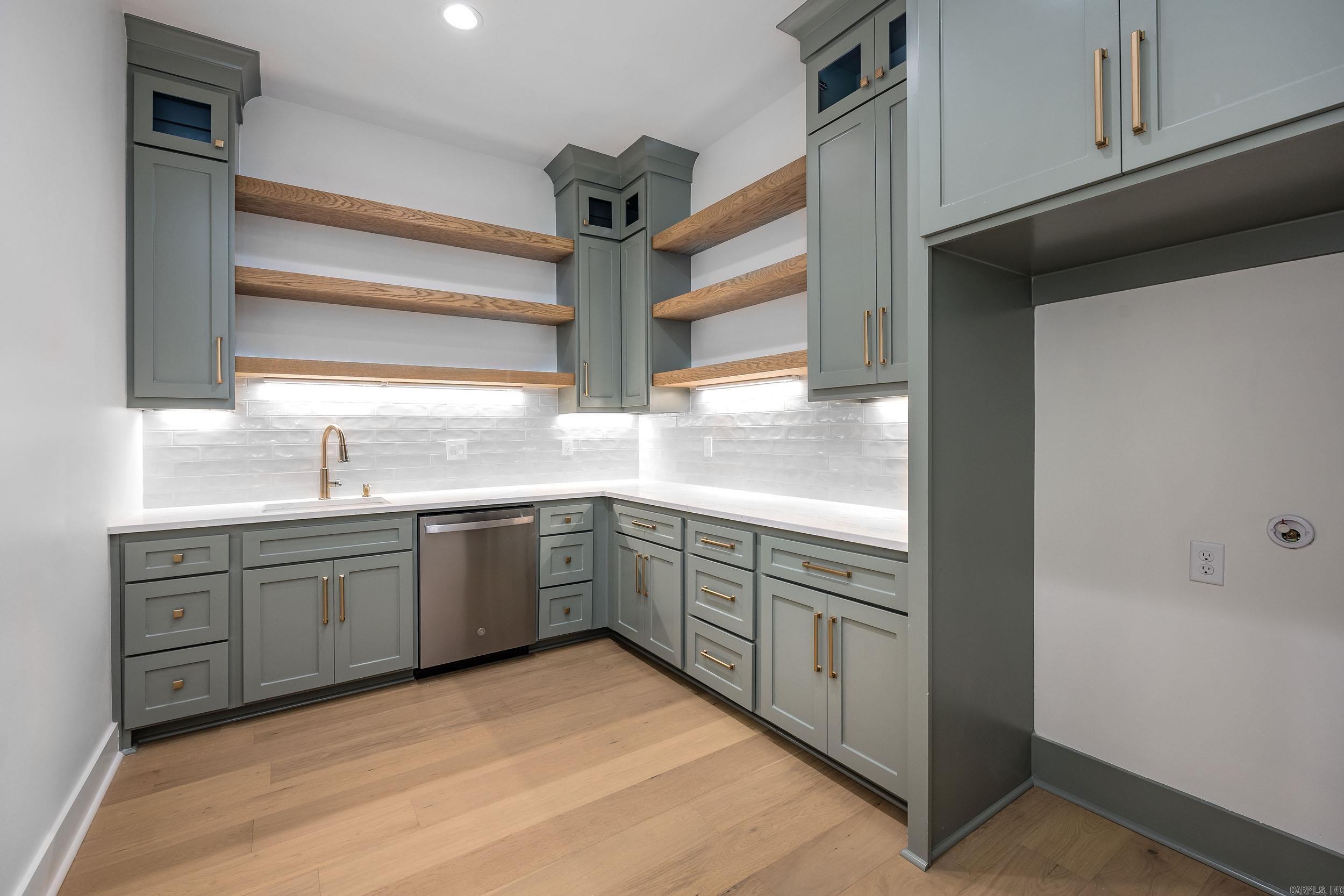 CHENAL VALLEY "MIRAMONT CIRCLE" - Residential