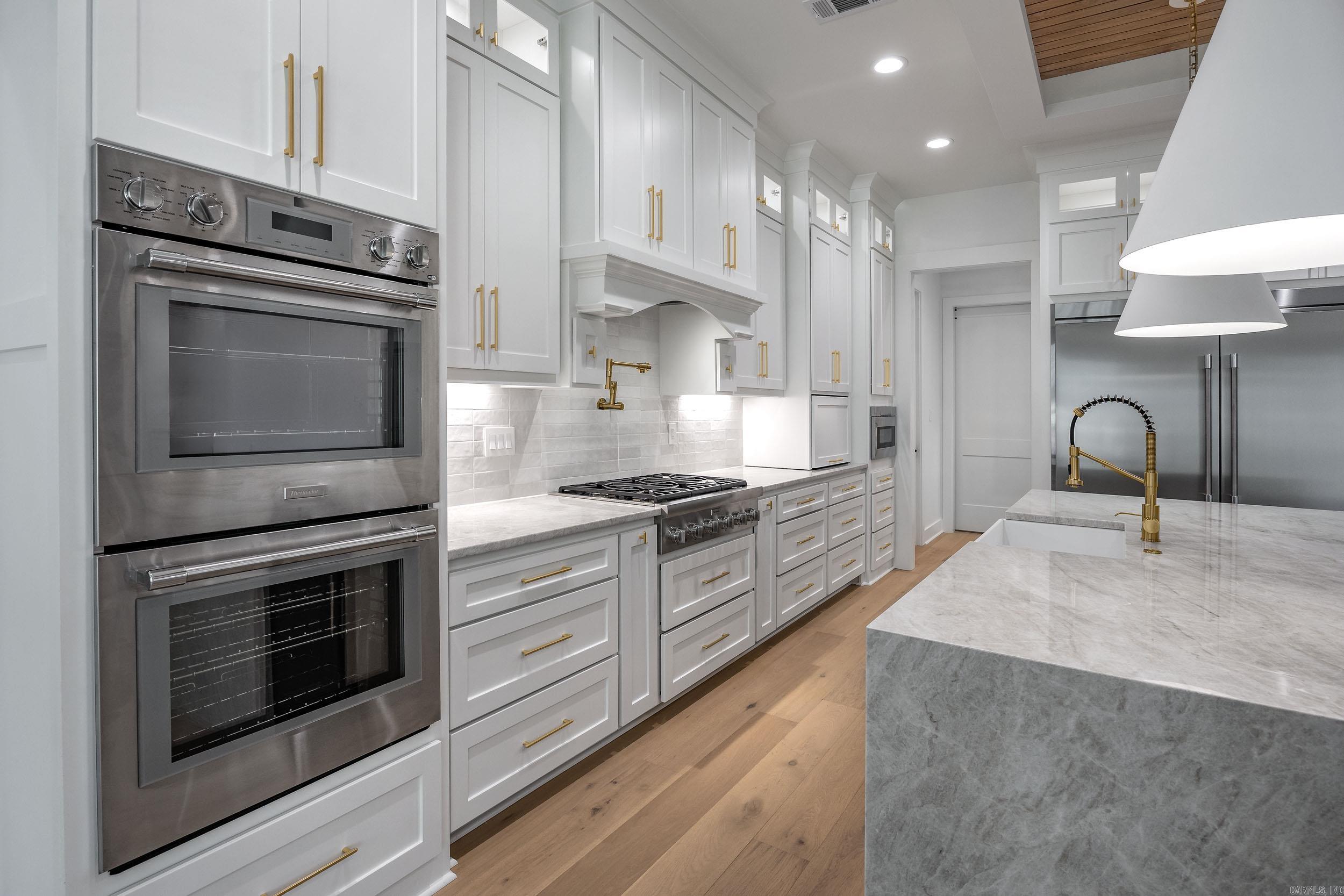 CHENAL VALLEY "MIRAMONT CIRCLE" - Residential