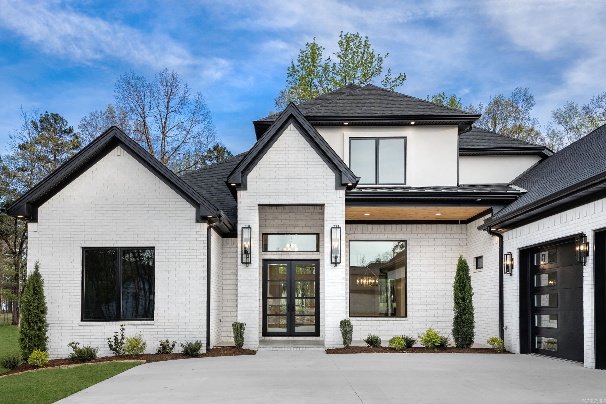 CHENAL VALLEY "MIRAMONT CIRCLE" - Residential