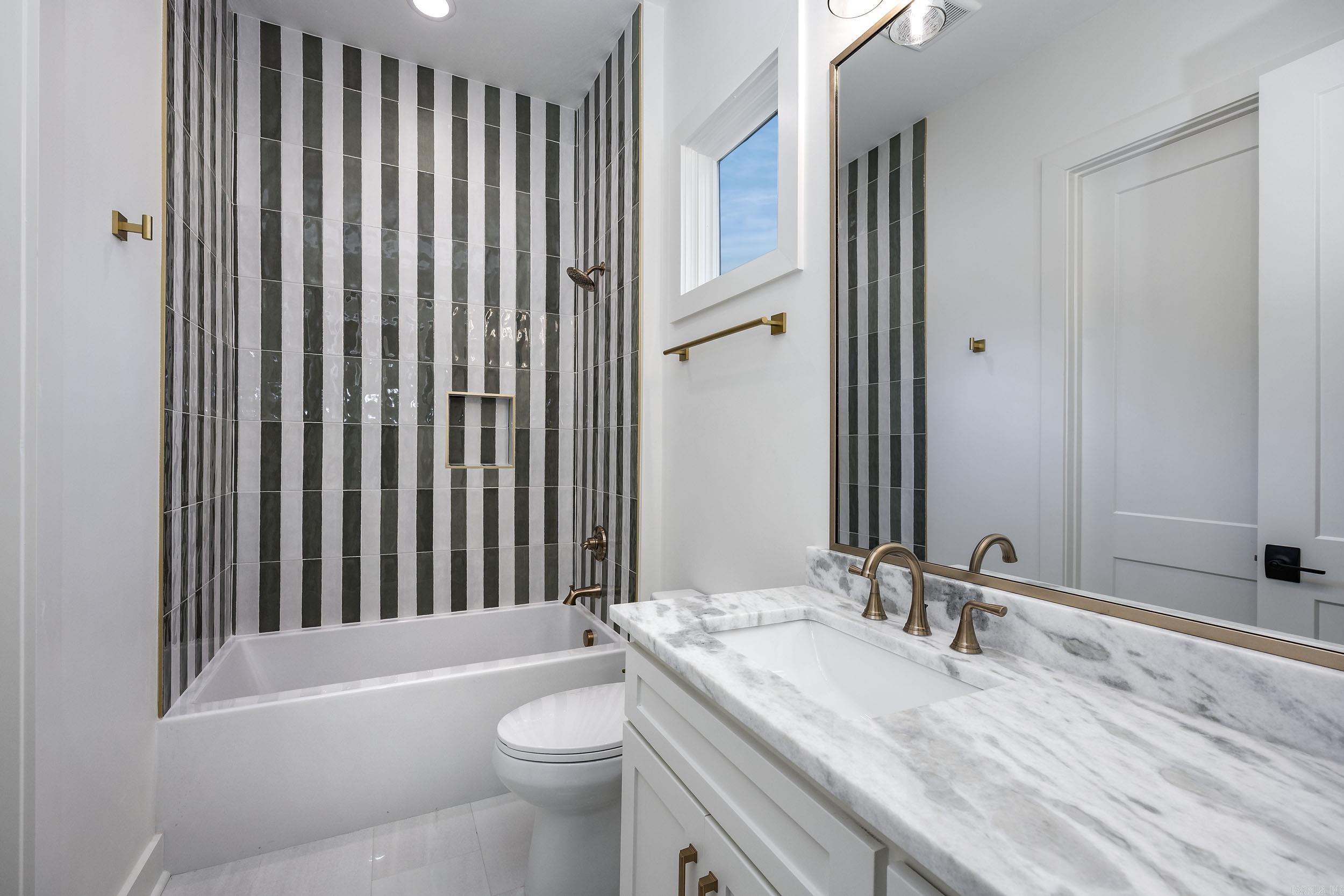 CHENAL VALLEY "MIRAMONT CIRCLE" - Residential