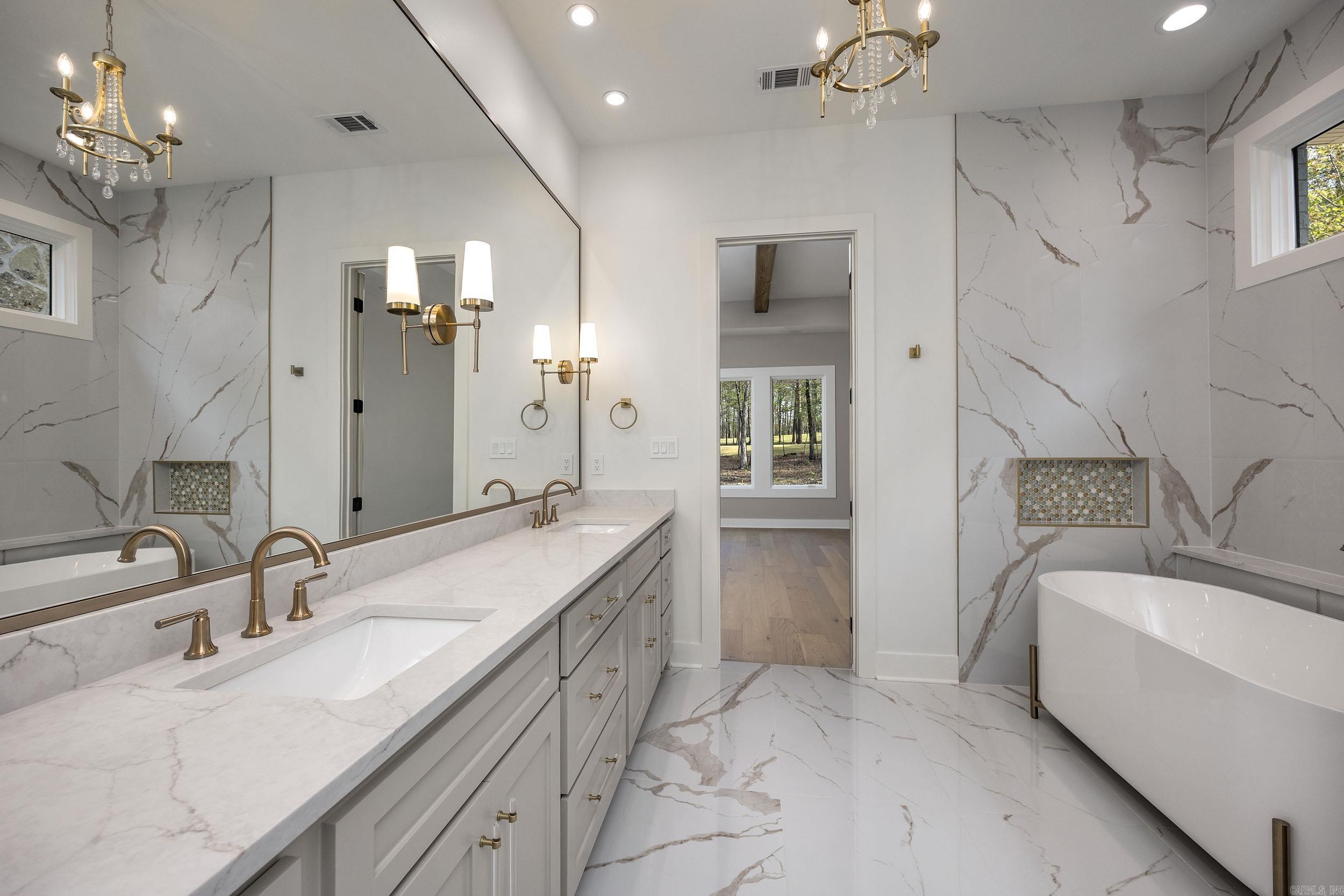 CHENAL VALLEY "MIRAMONT CIRCLE" - Residential