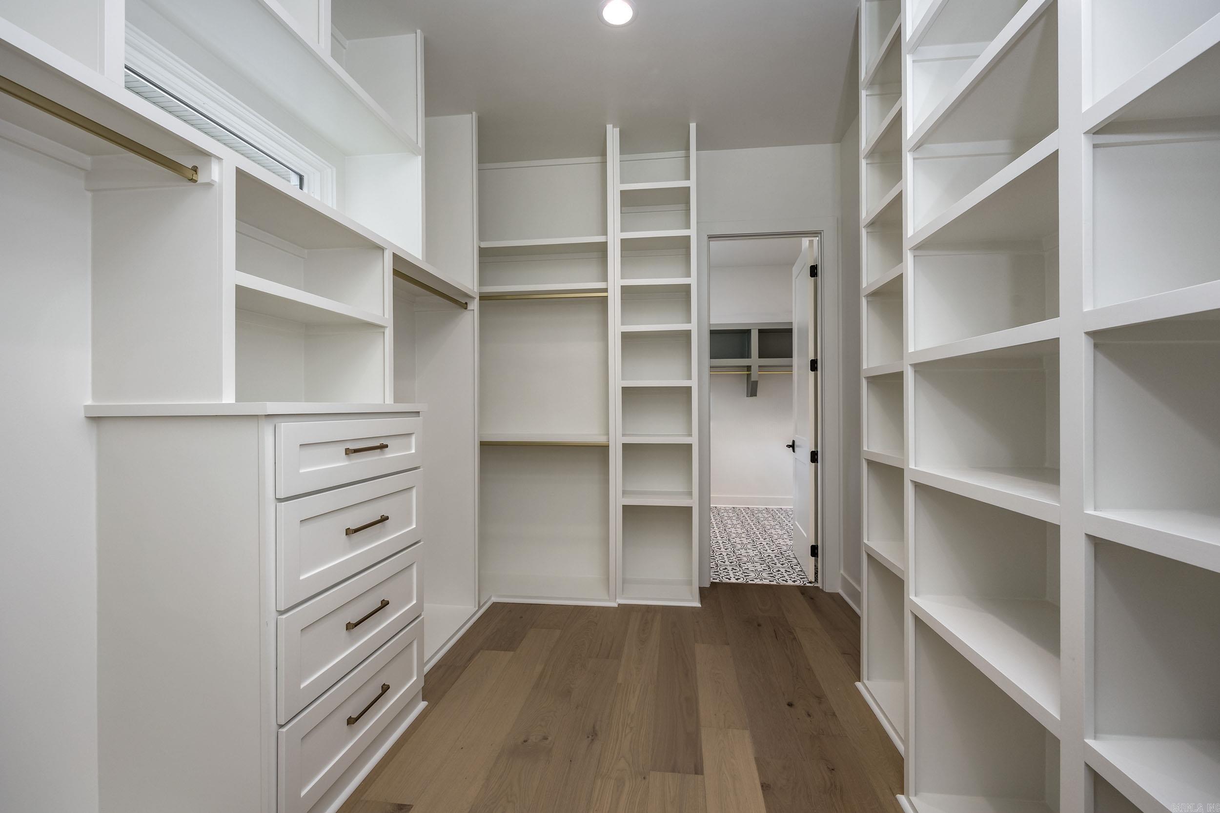 CHENAL VALLEY "MIRAMONT CIRCLE" - Residential