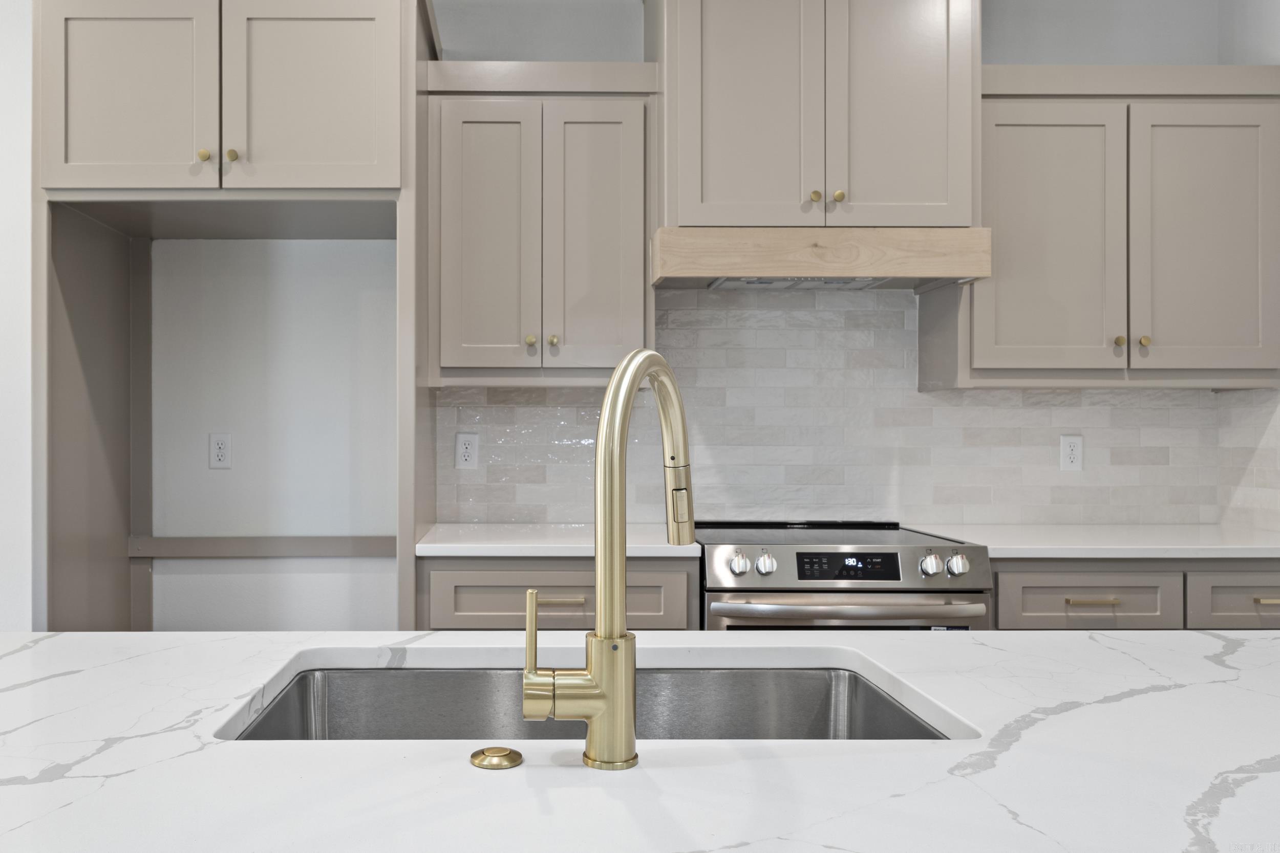 EAST MEADOW - Residential