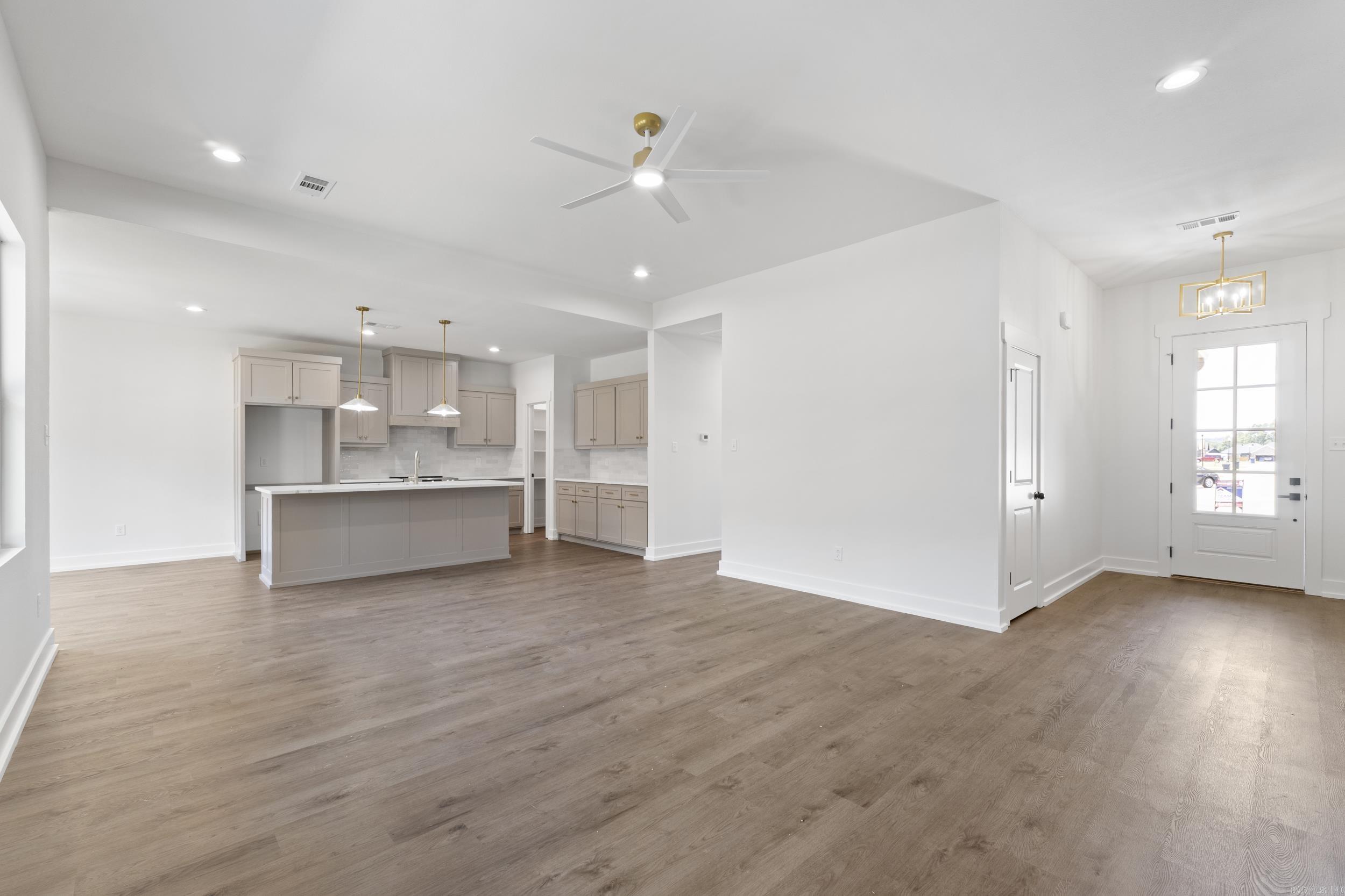 EAST MEADOW - Residential