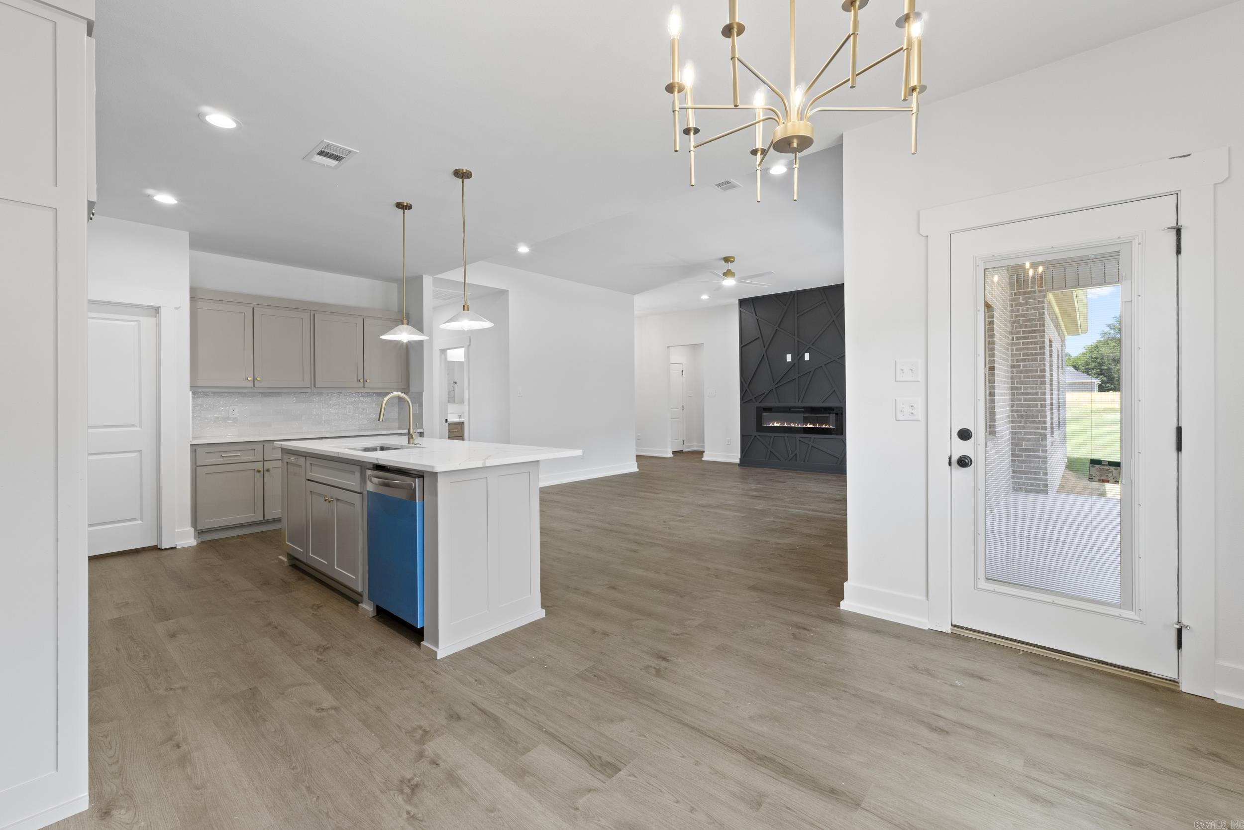 EAST MEADOW - Residential