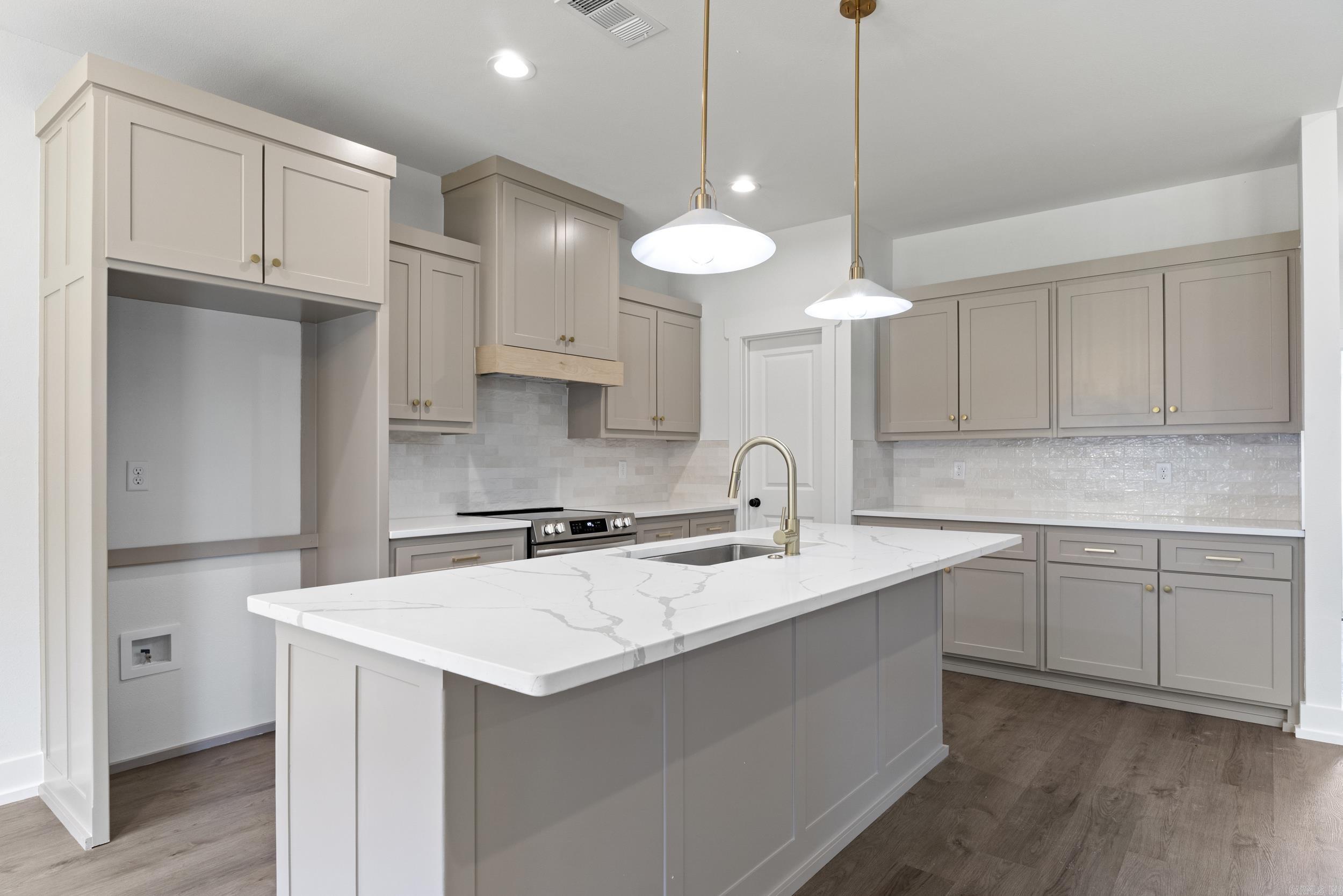 EAST MEADOW - Residential