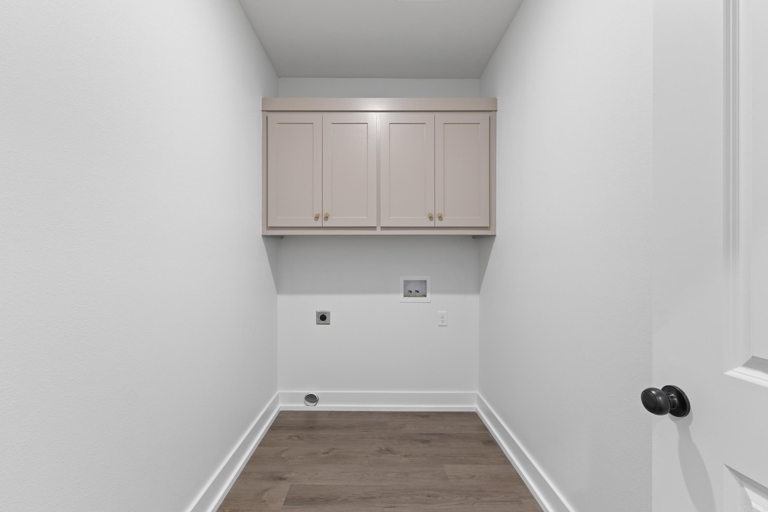 EAST MEADOW - Residential