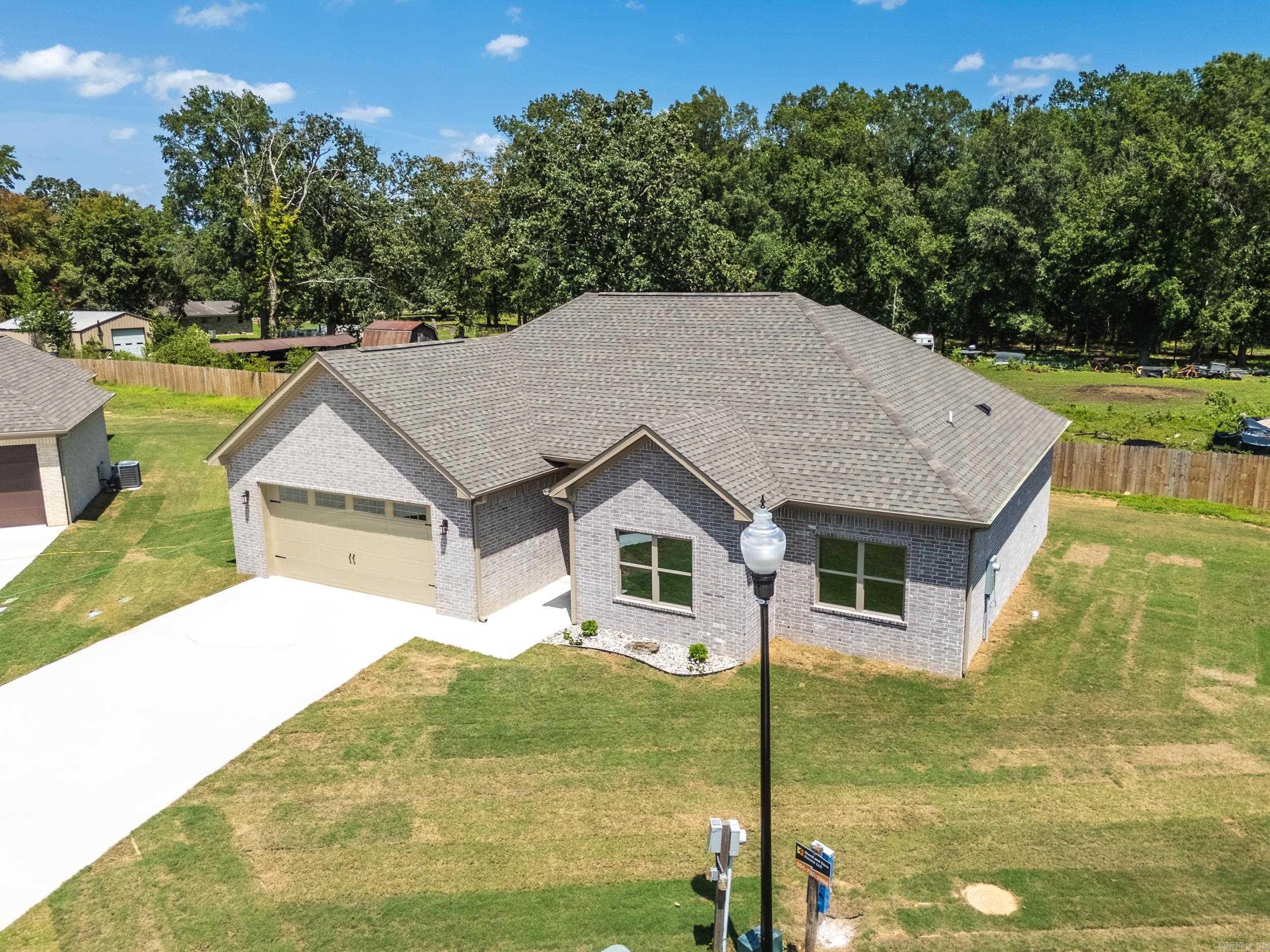 EAST MEADOW - Residential