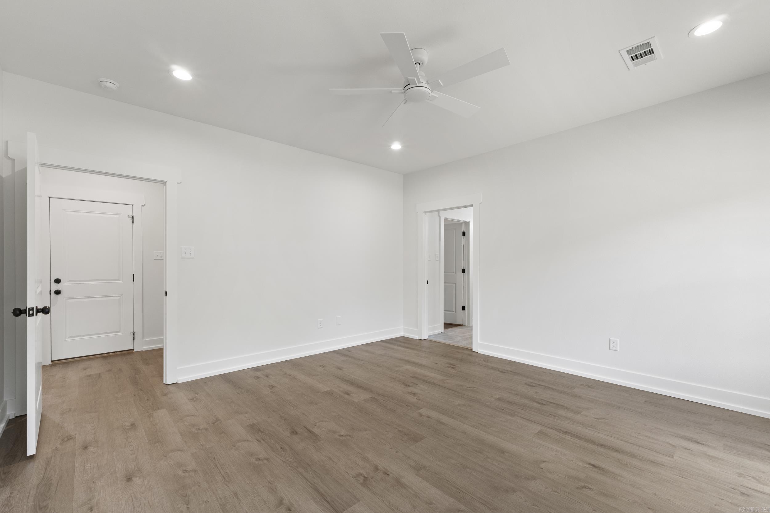 EAST MEADOW - Residential