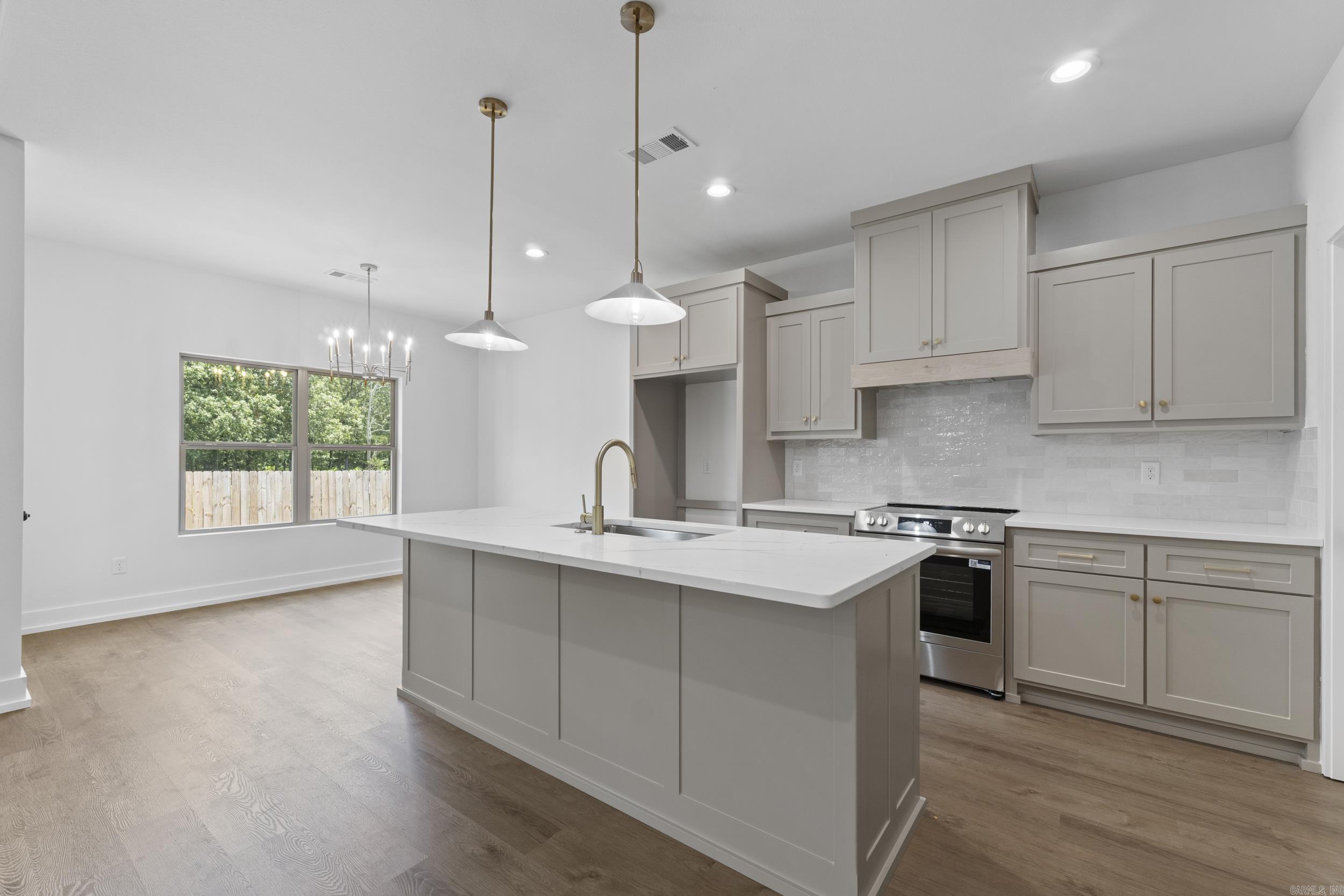 EAST MEADOW - Residential