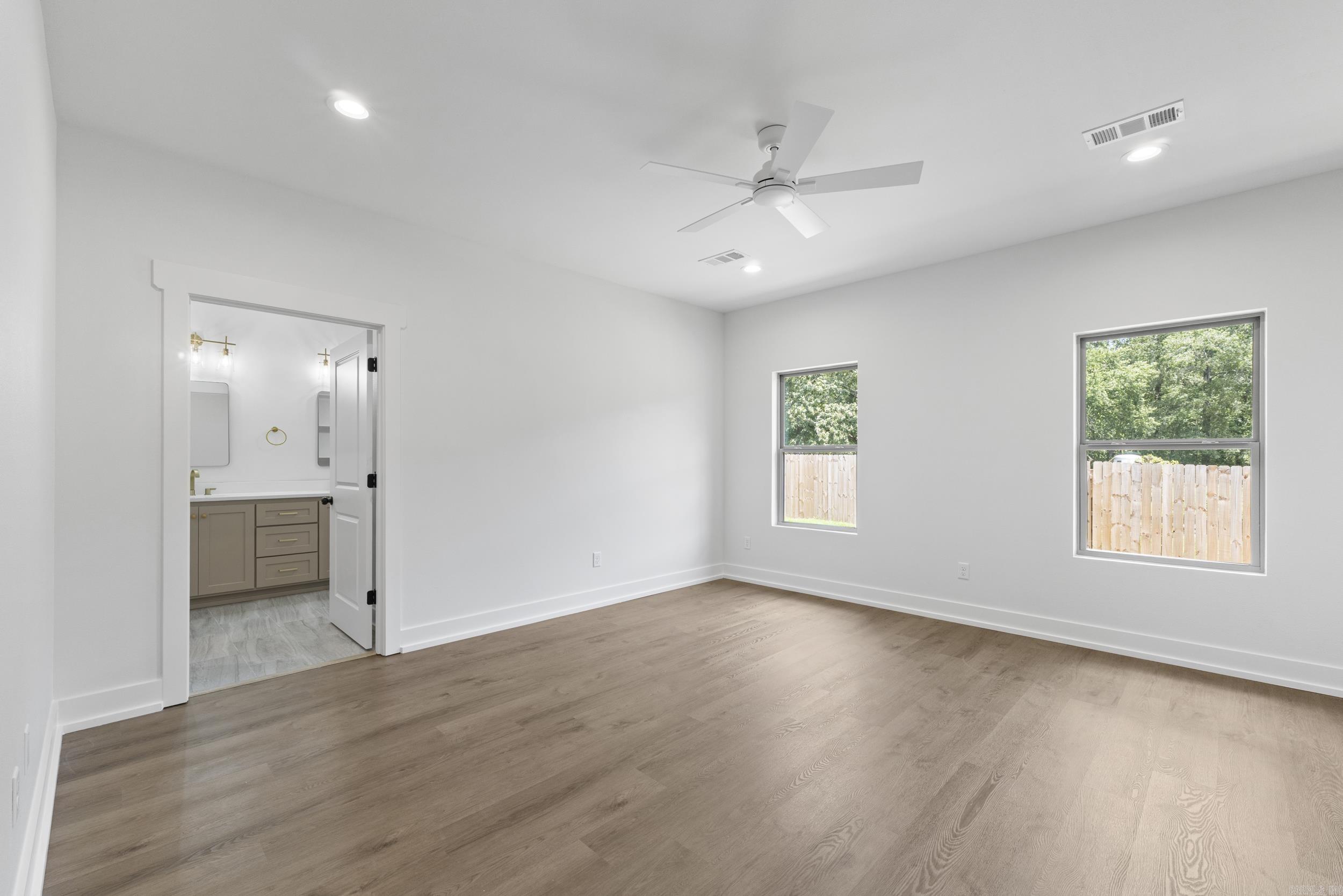 EAST MEADOW - Residential