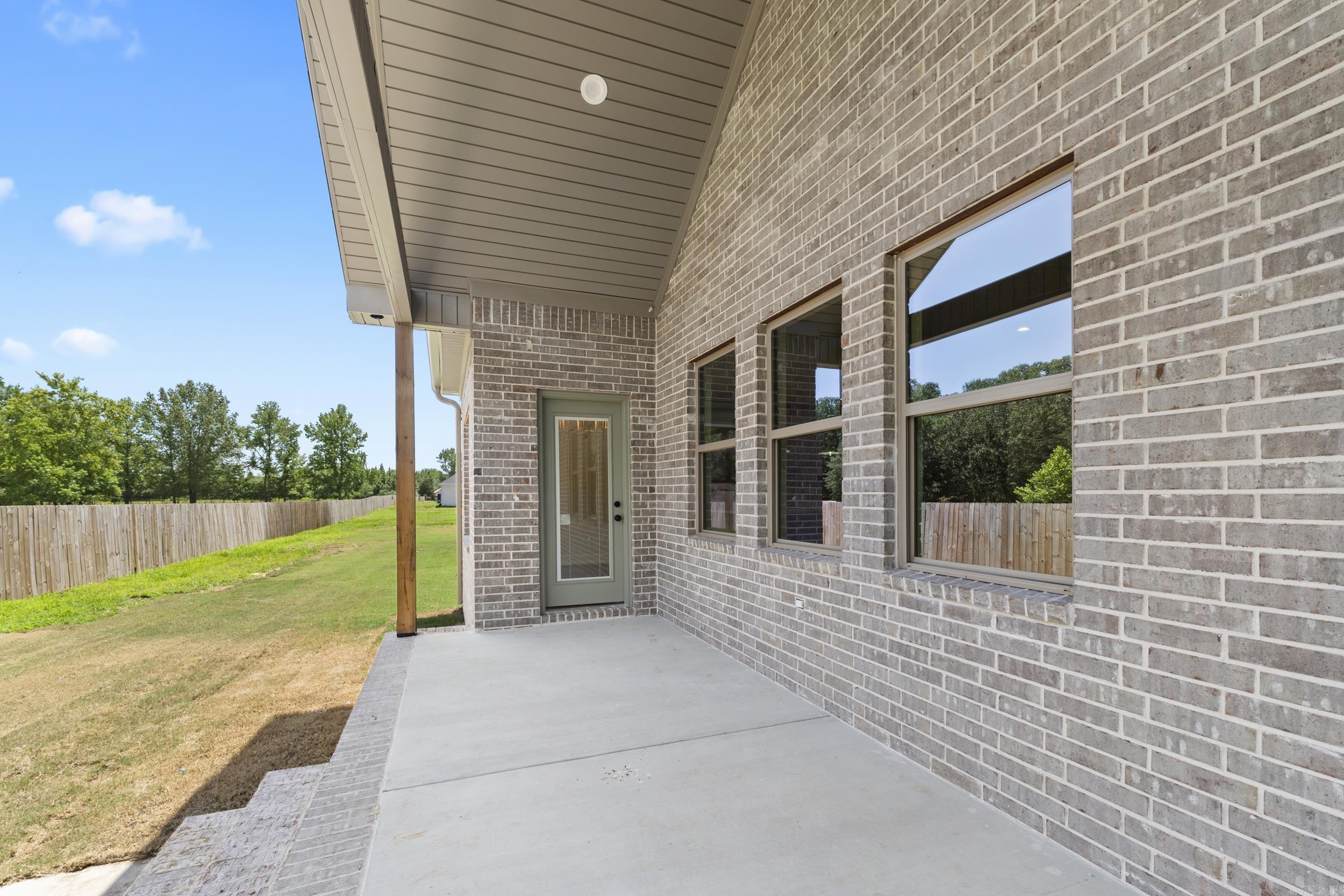 EAST MEADOW - Residential