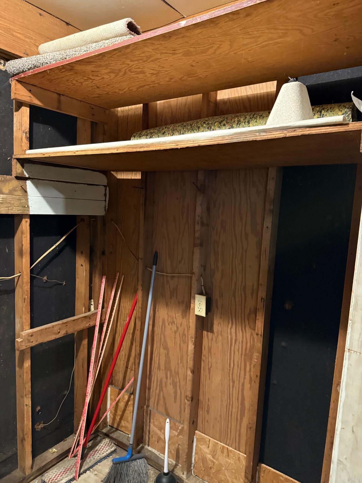 WAKEFIELD VILLAGE - Residential