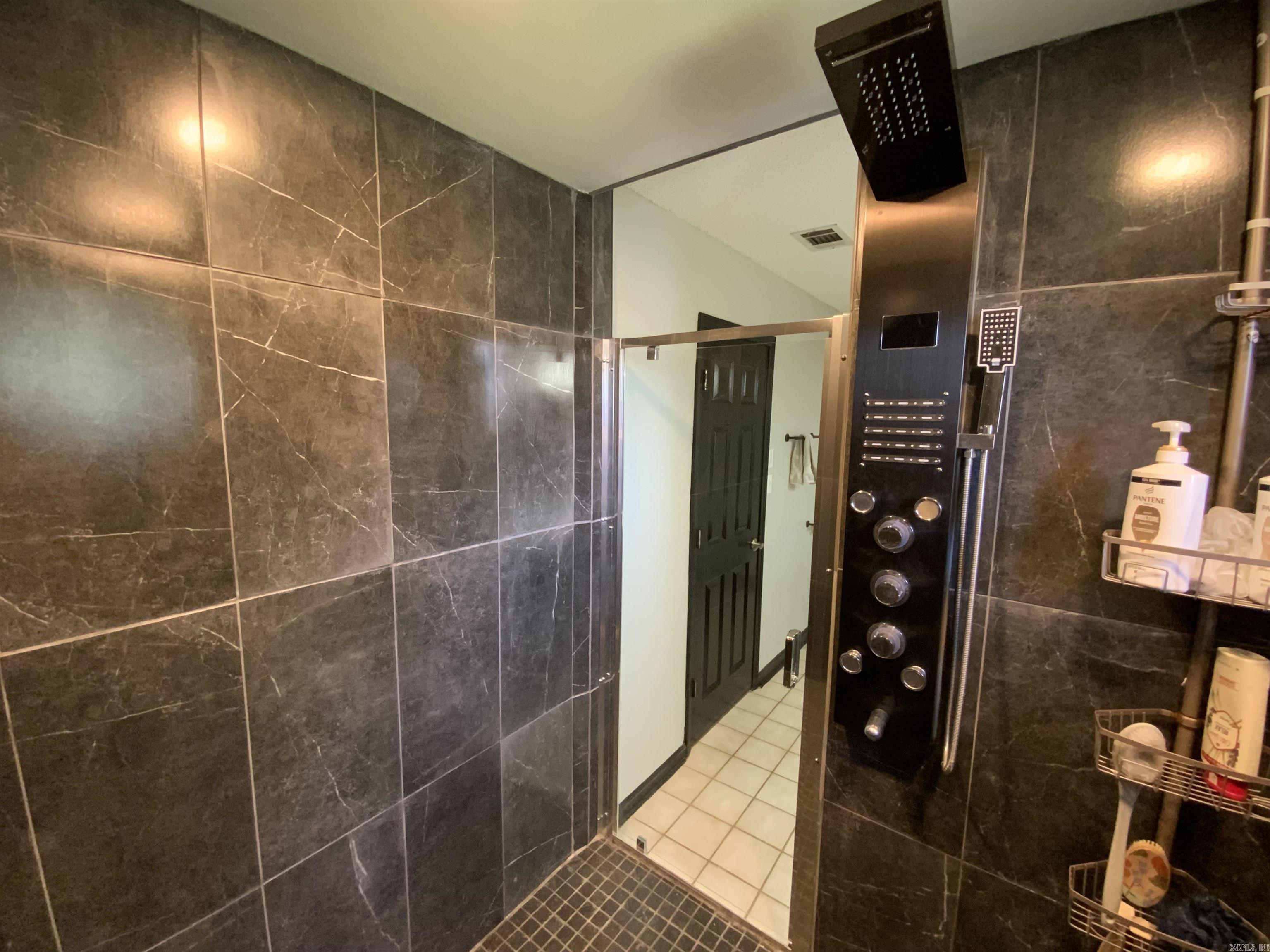 HILLCREST ESTATES - Residential