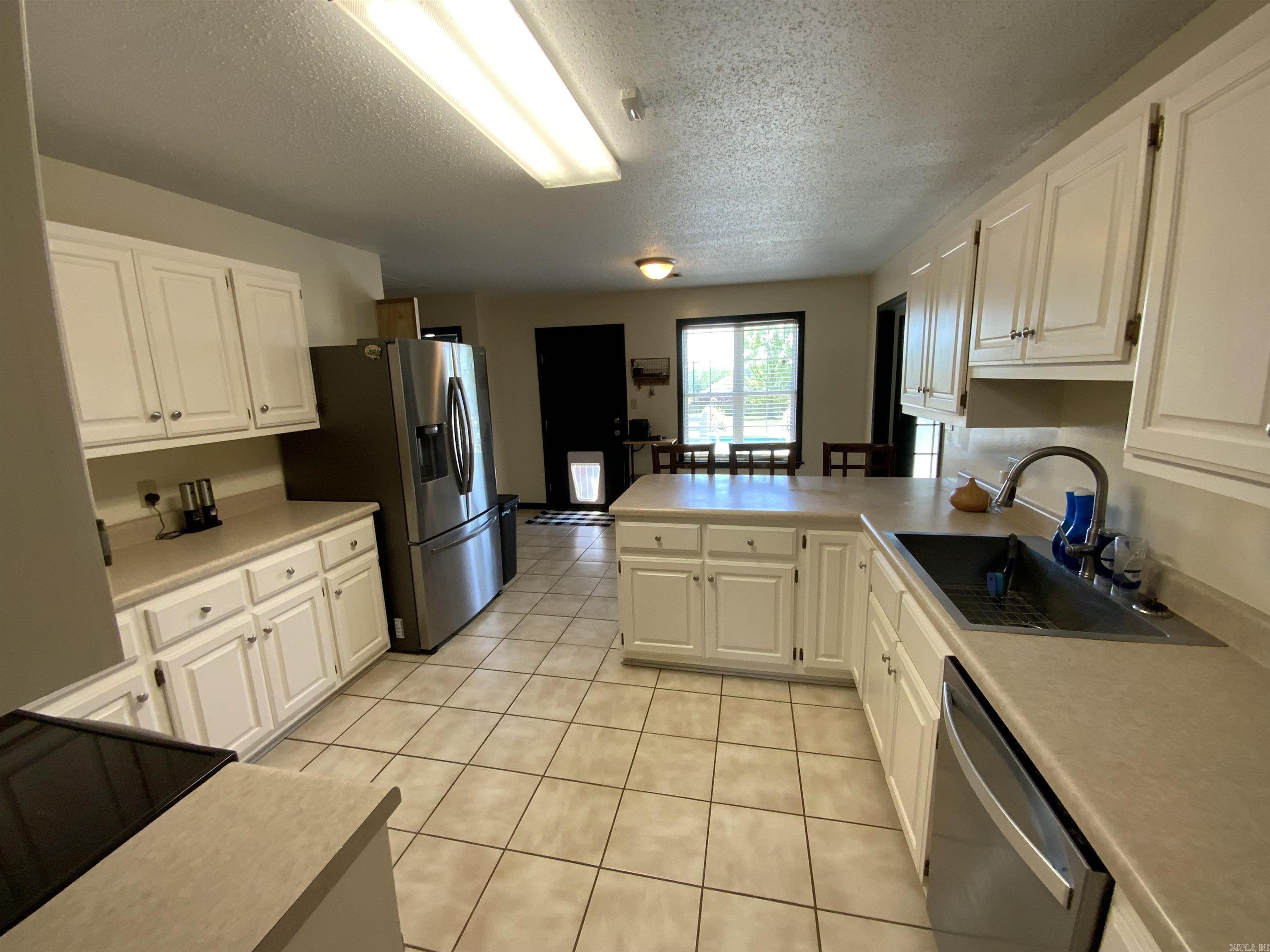 HILLCREST ESTATES - Residential