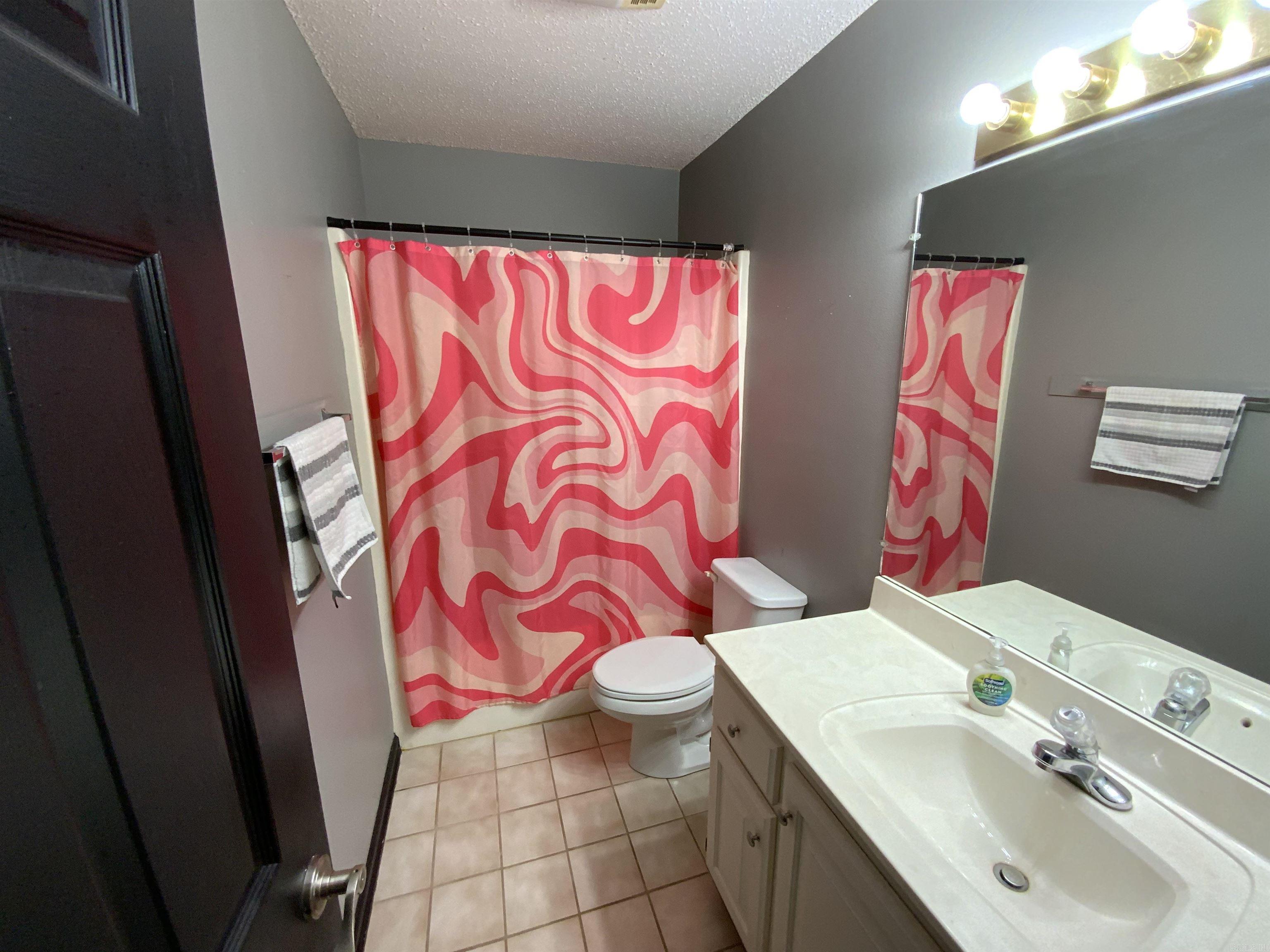 HILLCREST ESTATES - Residential