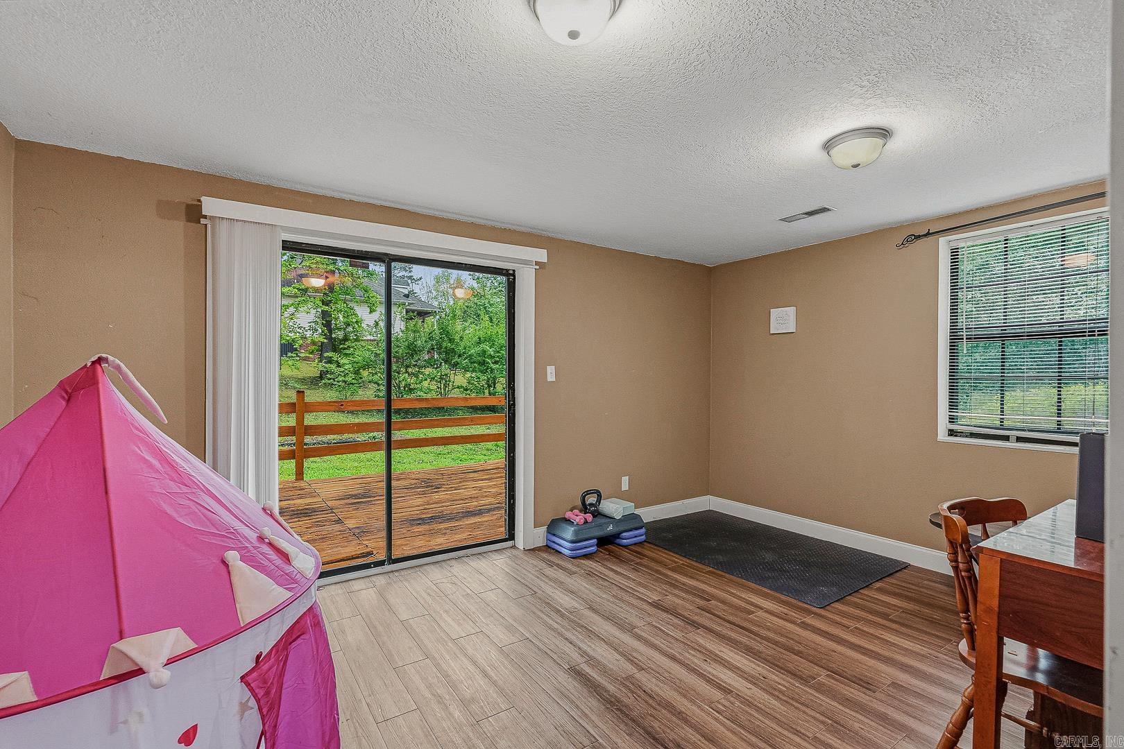Roselee - Residential
